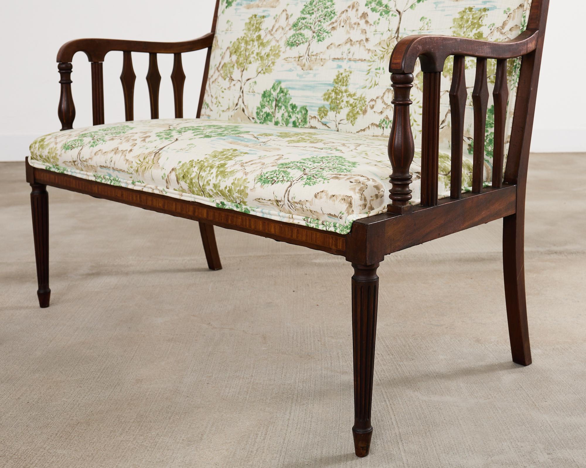 Divano inglese Sheraton in mogano del XIX secolo Fabrice Chinoiserie in vendita 3