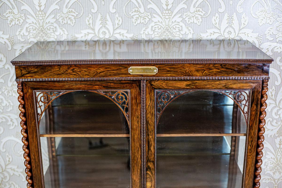 19th Century English Showcase In Good Condition In Opole, PL