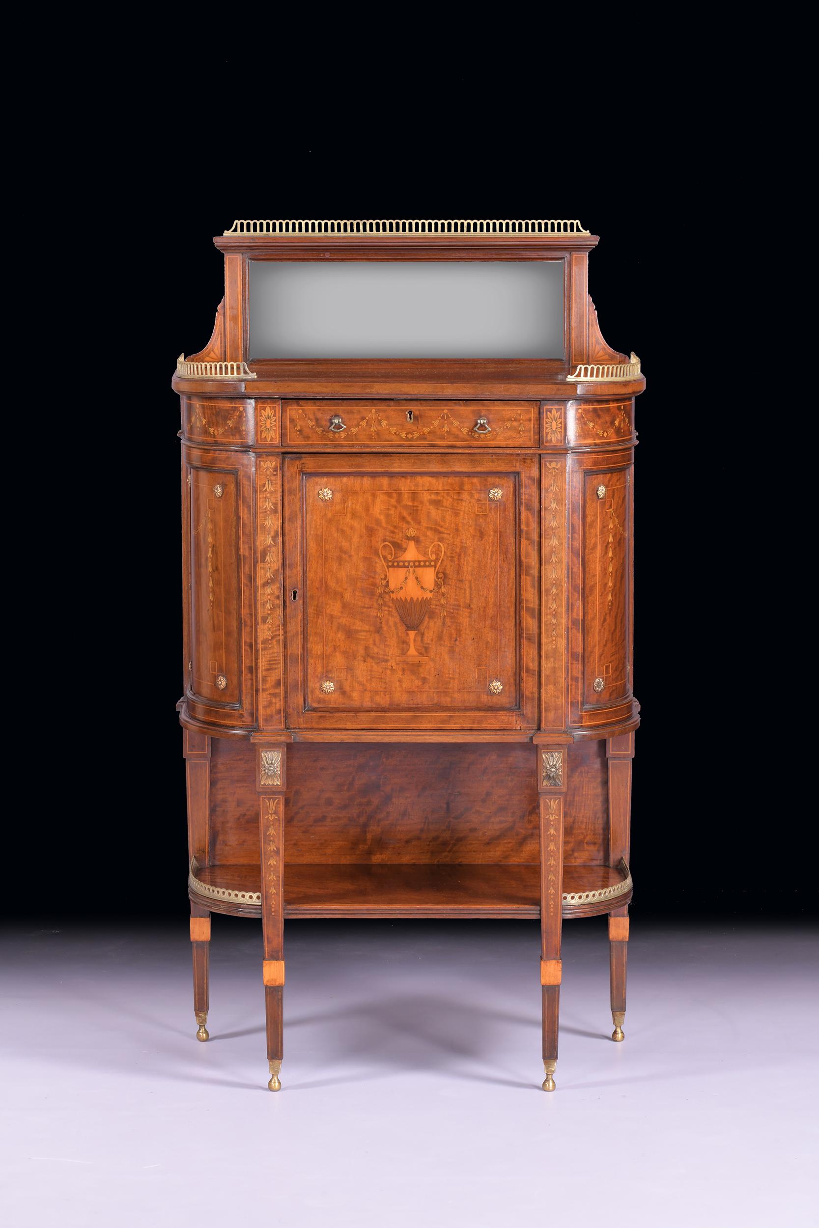 19th Century English Side Cabinet by Edwards & Roberts In Good Condition For Sale In Dublin, IE