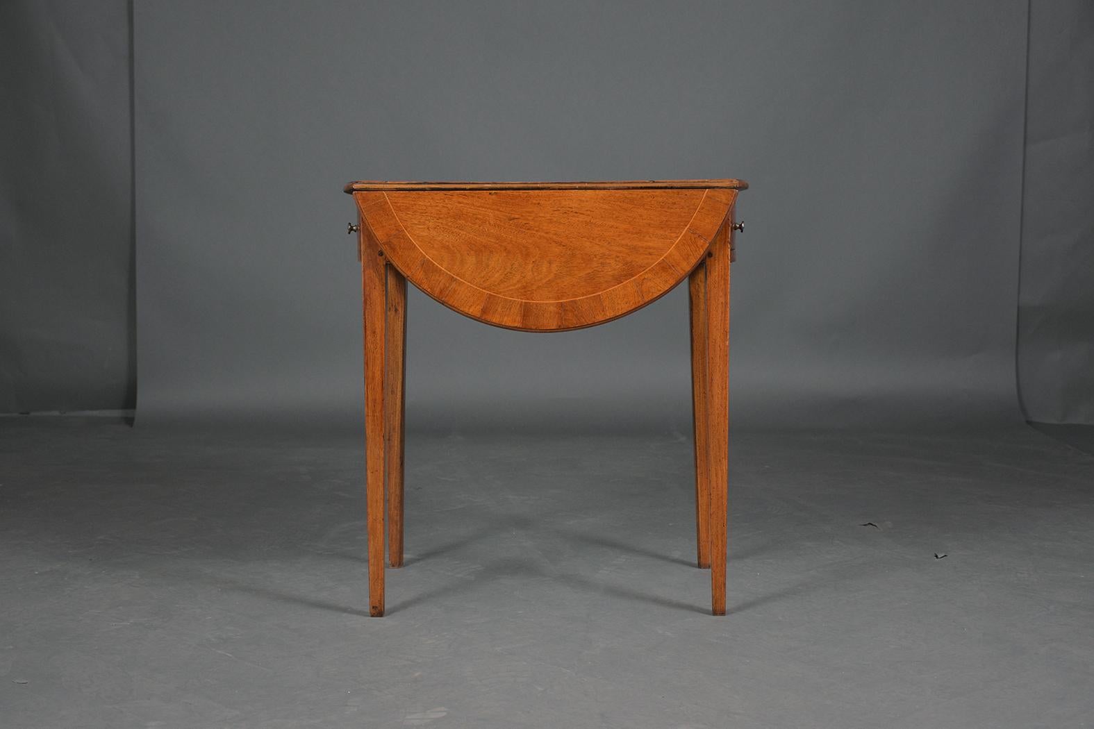 19th Century Cherrywood Antique Pembrook Table with Folding Leaves 7