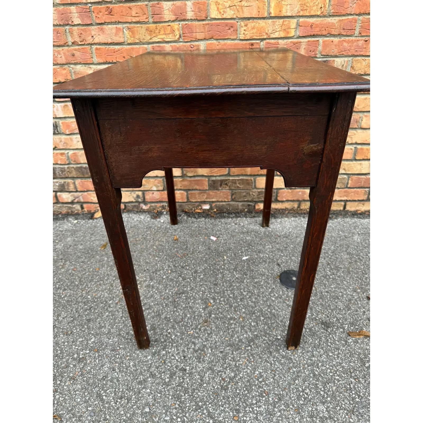 Englischer Beistelltisch aus dem 19. (Holz) im Angebot