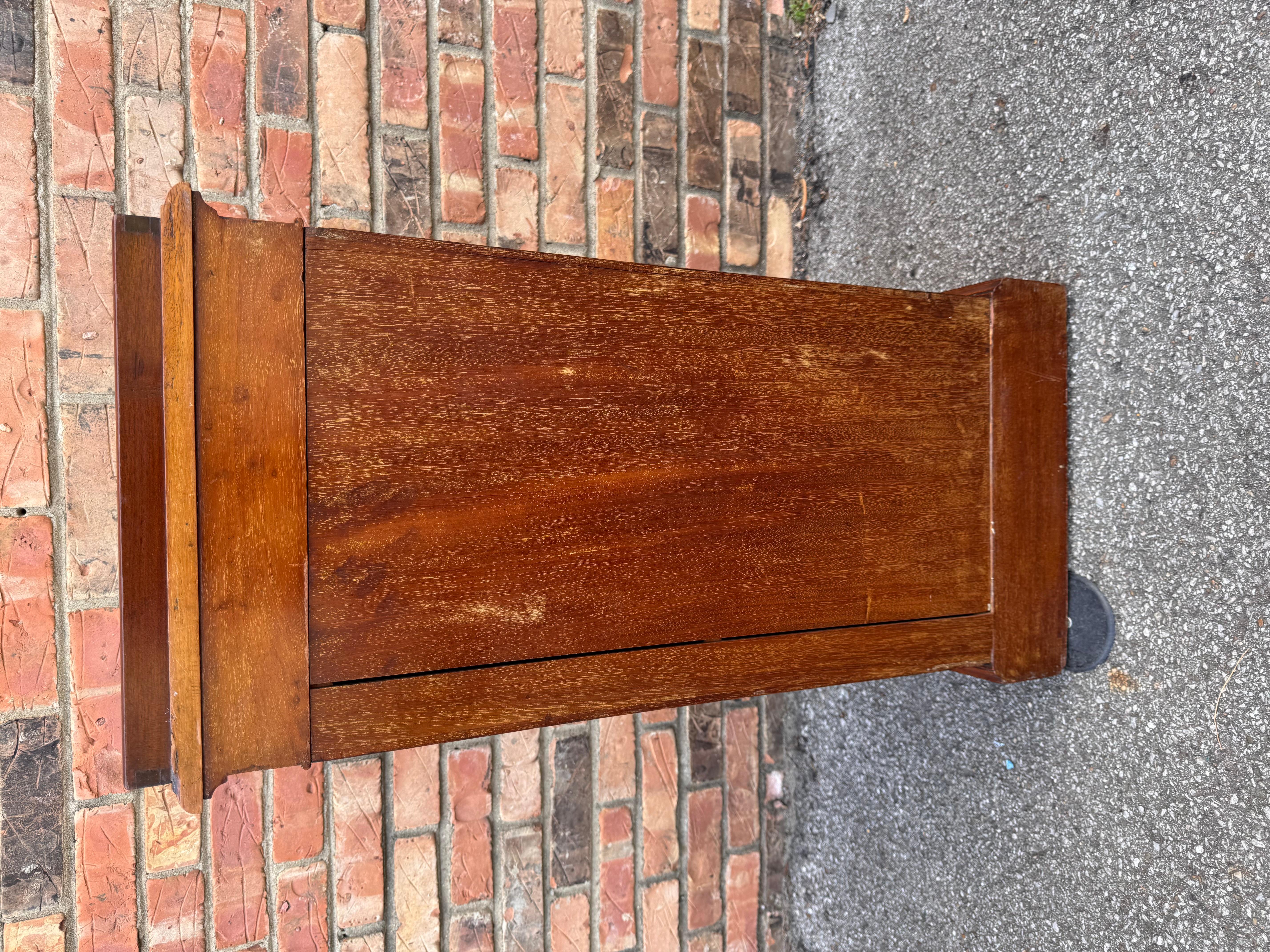 Table d'appoint anglaise du 19e siècle en vente 1