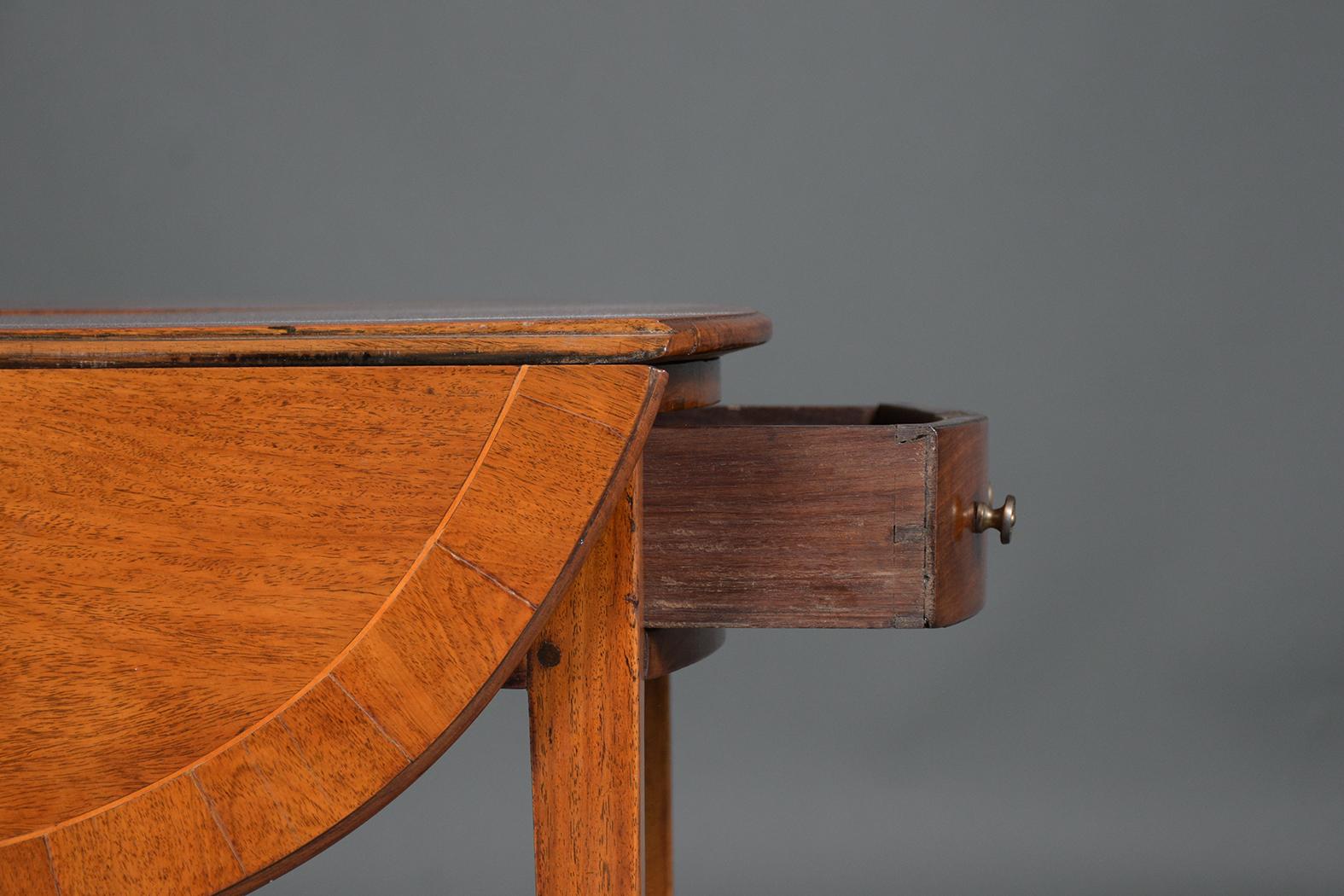 19th Century Cherrywood Antique Pembrook Table with Folding Leaves 6