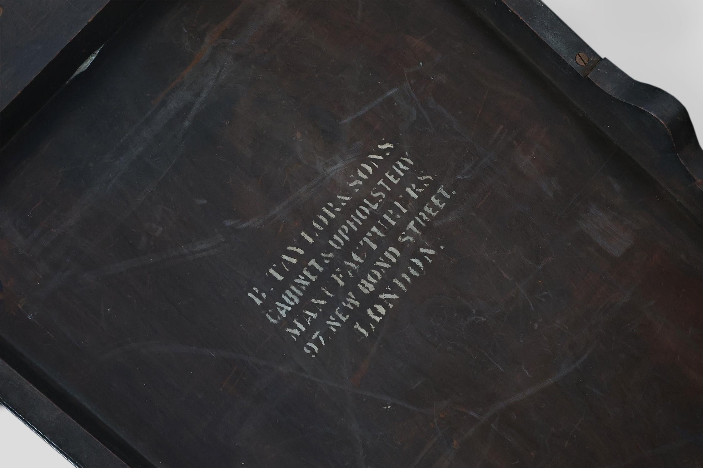 Tavolino inglese del XIX secolo con intarsio geometrico in legno di John Taylor & Sons in vendita 8