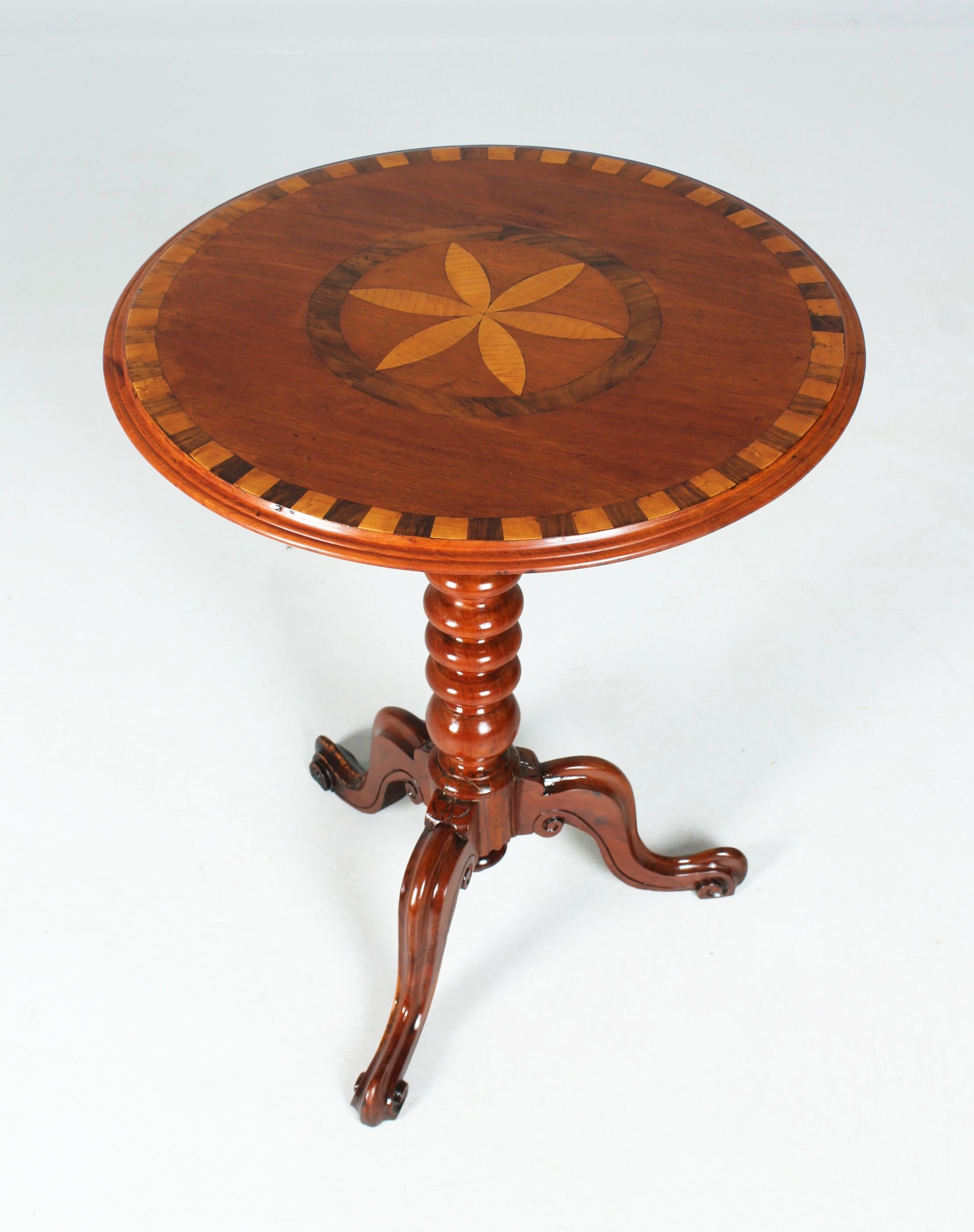 19th Century English Side Table with Inlays For Sale 2