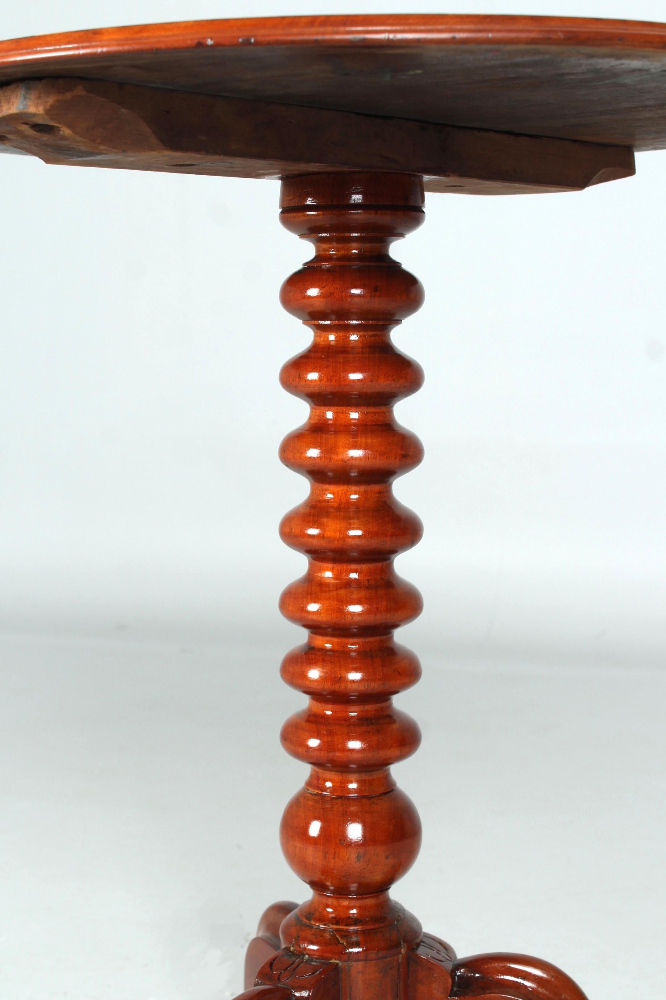 19th Century English Side Table with Inlays For Sale 4