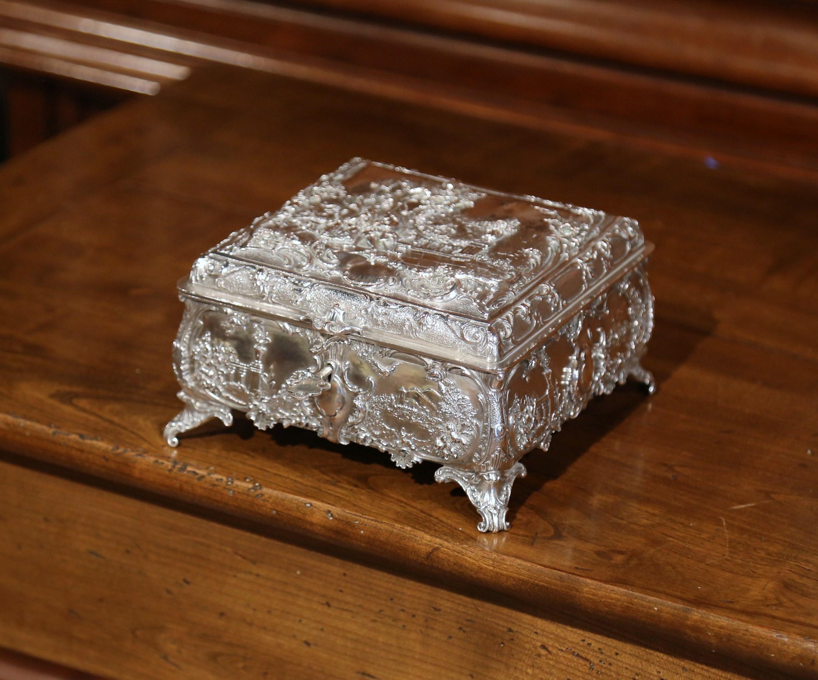 19th Century English Silver on Copper Embossed Sheffield Jewelry Casket Box In Excellent Condition In Dallas, TX