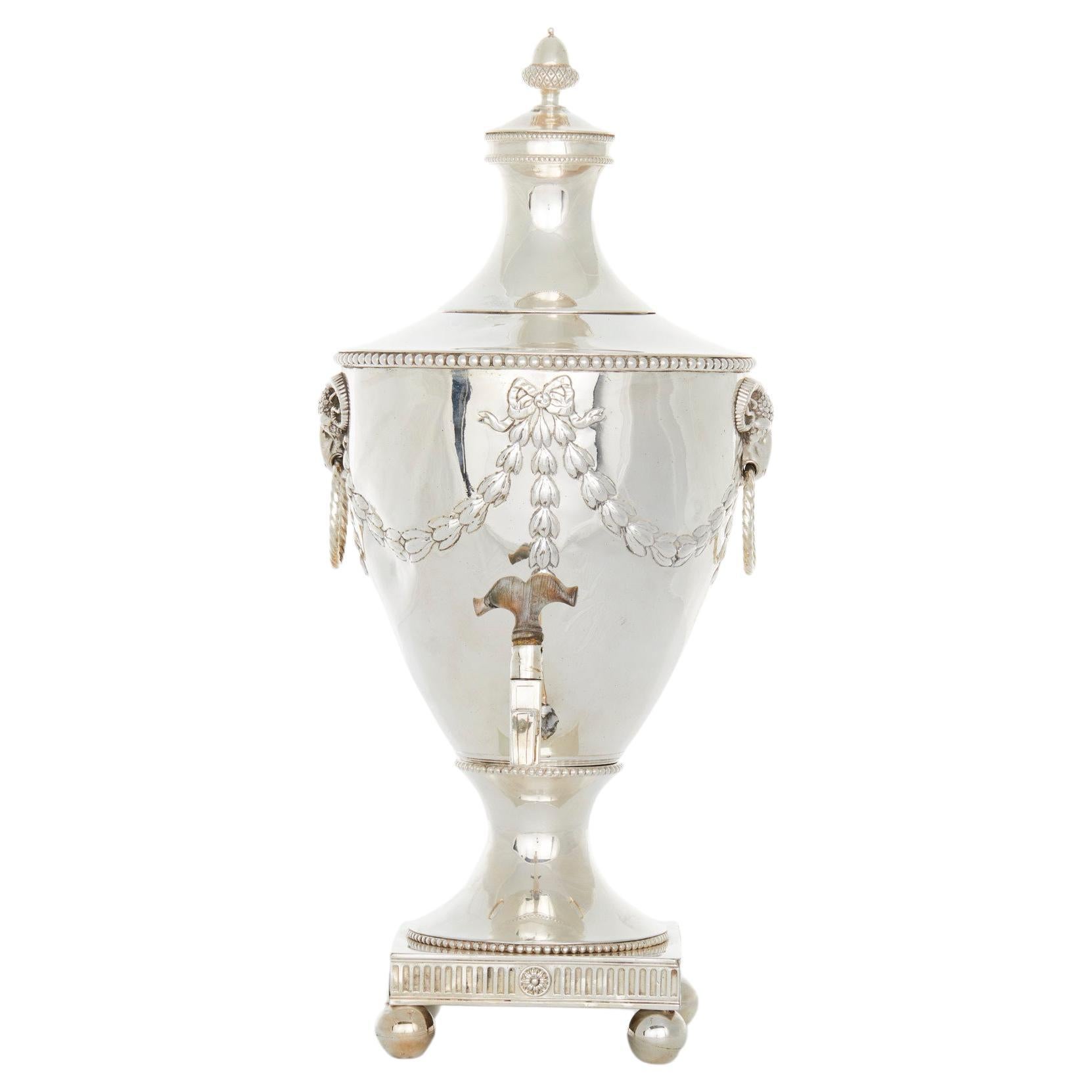 Samovar / Urna para el Té en Plato de Plata Inglés del Siglo XIX