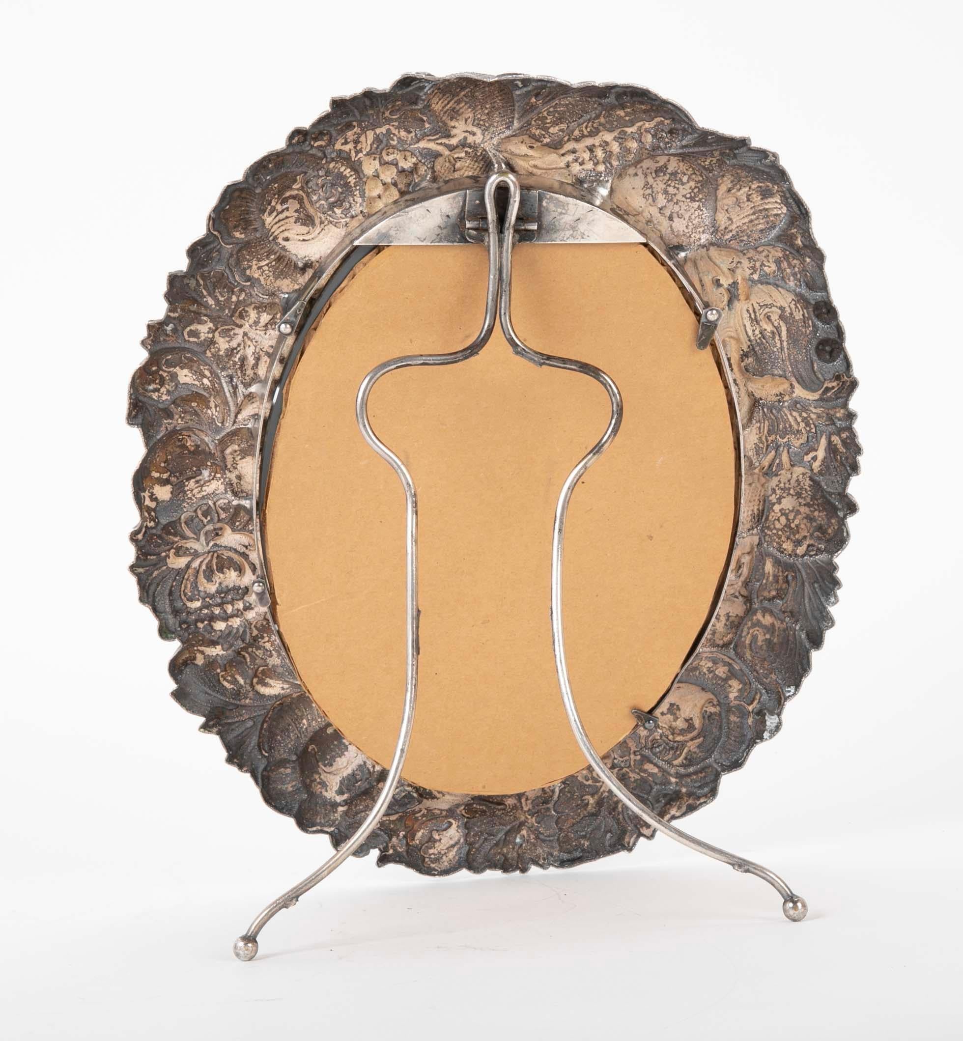Englischer versilberter ovaler Tischspiegel aus dem 19. Jahrhundert (Versilberung) im Angebot