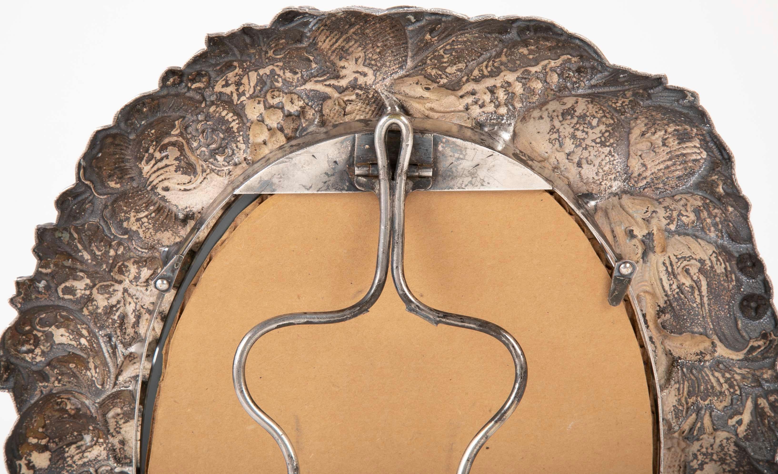 Englischer versilberter ovaler Tischspiegel aus dem 19. Jahrhundert im Angebot 1