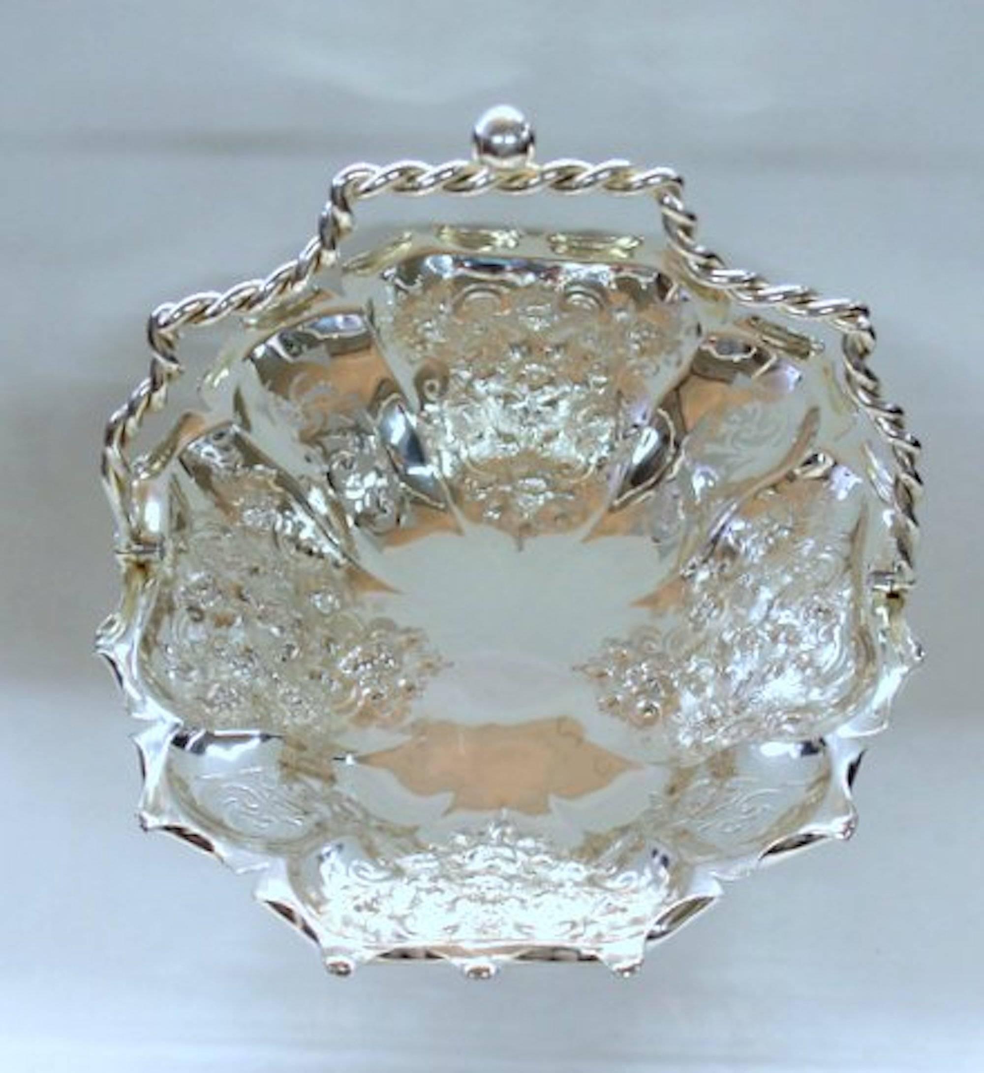 19th Century English Silver Plated, Pierced Oblong Cake or Bread Basket In Excellent Condition In Charleston, SC