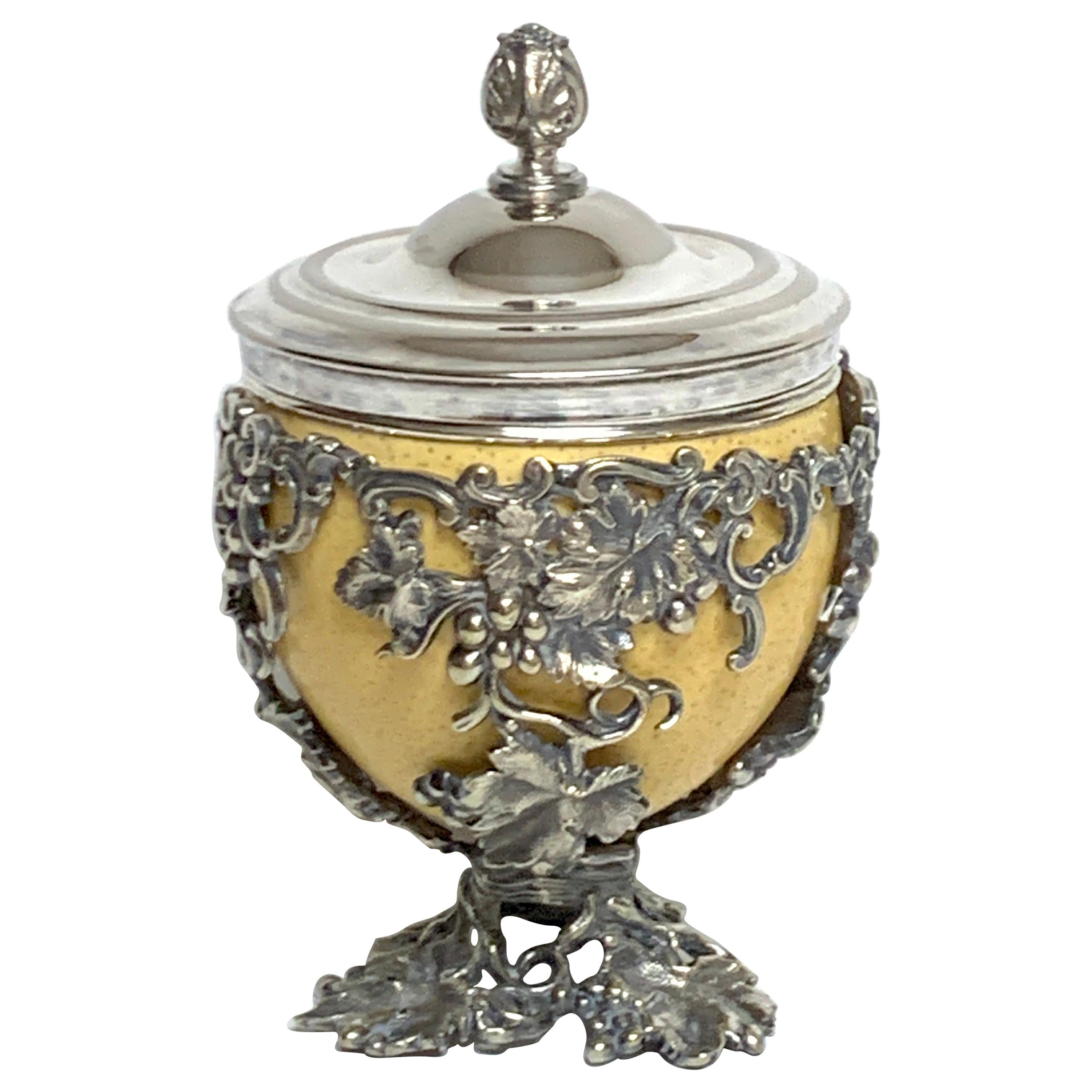 boîte à œufs en forme d'autruche en plaqué argent du 19ème siècle attribuée à Elkington & Co.