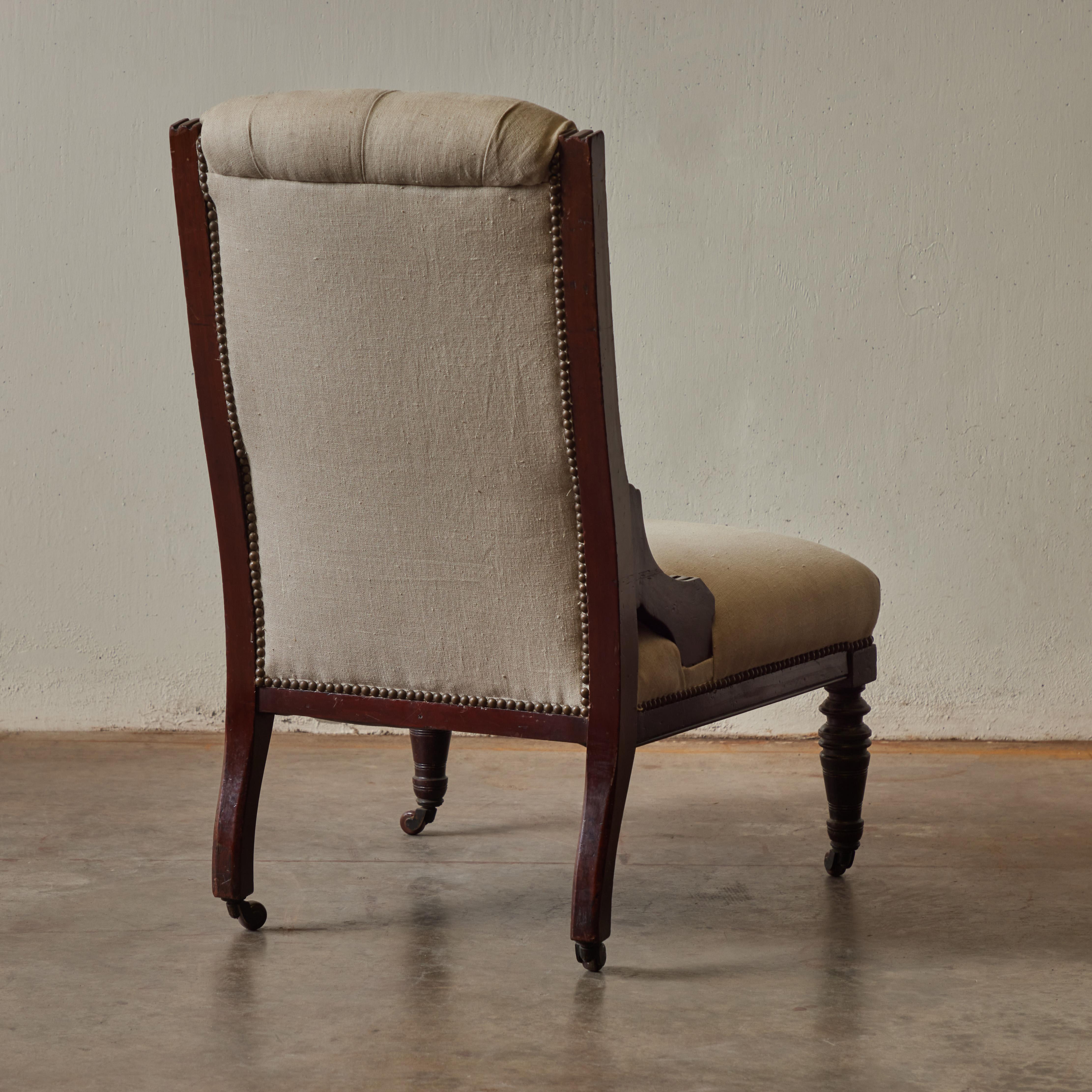 Late 19th Century 19th Century English Slipper Chair For Sale