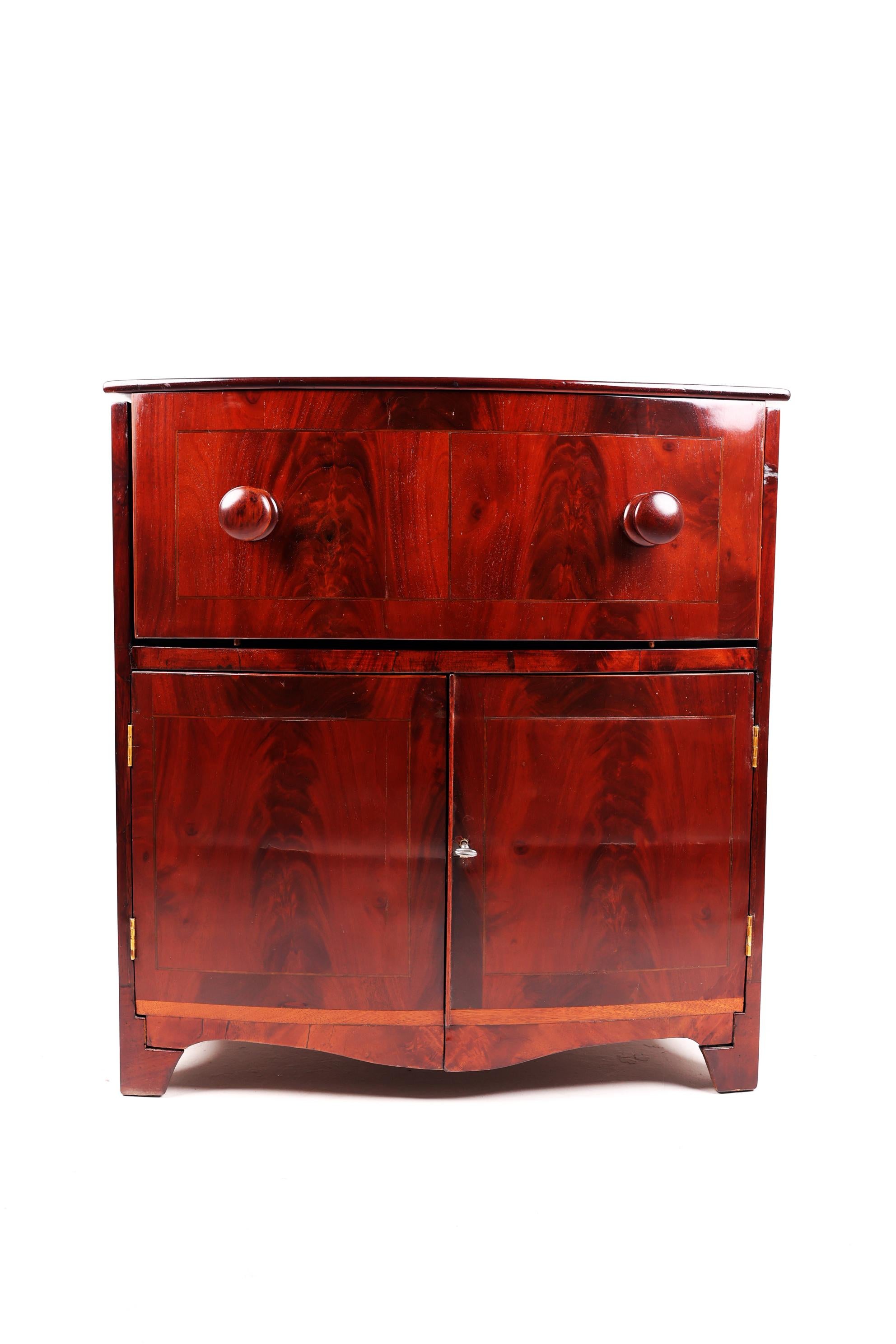 Polished 19th Century English small cabinet or mini bar cabinet For Sale
