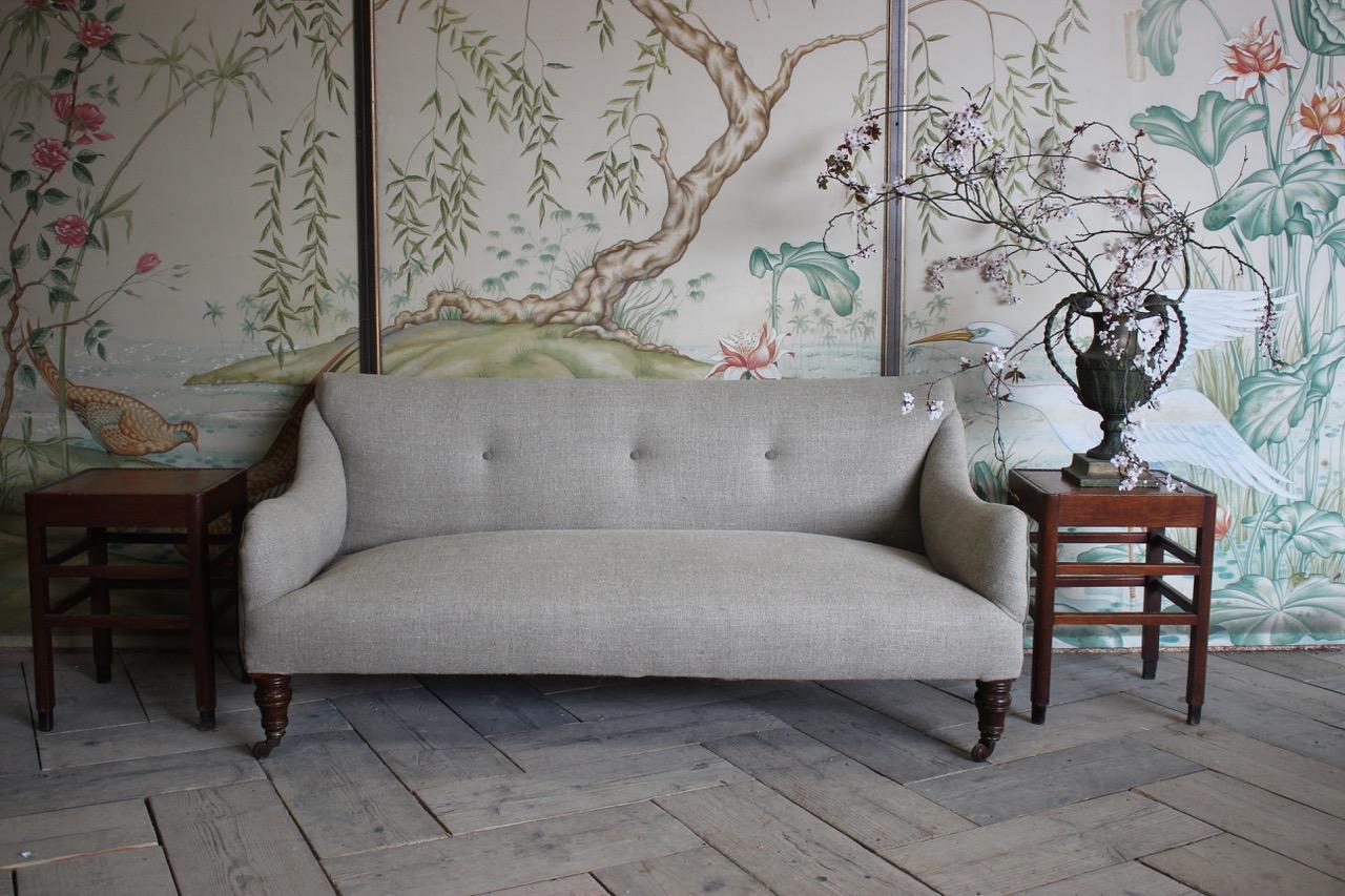 19th Century English Sofa of Small Proportions In Good Condition In Gloucestershire, GB