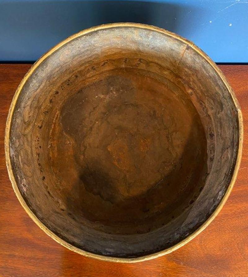 19th Century English Solid Brass Cachepot or Jardiniere for Kindling For Sale 1