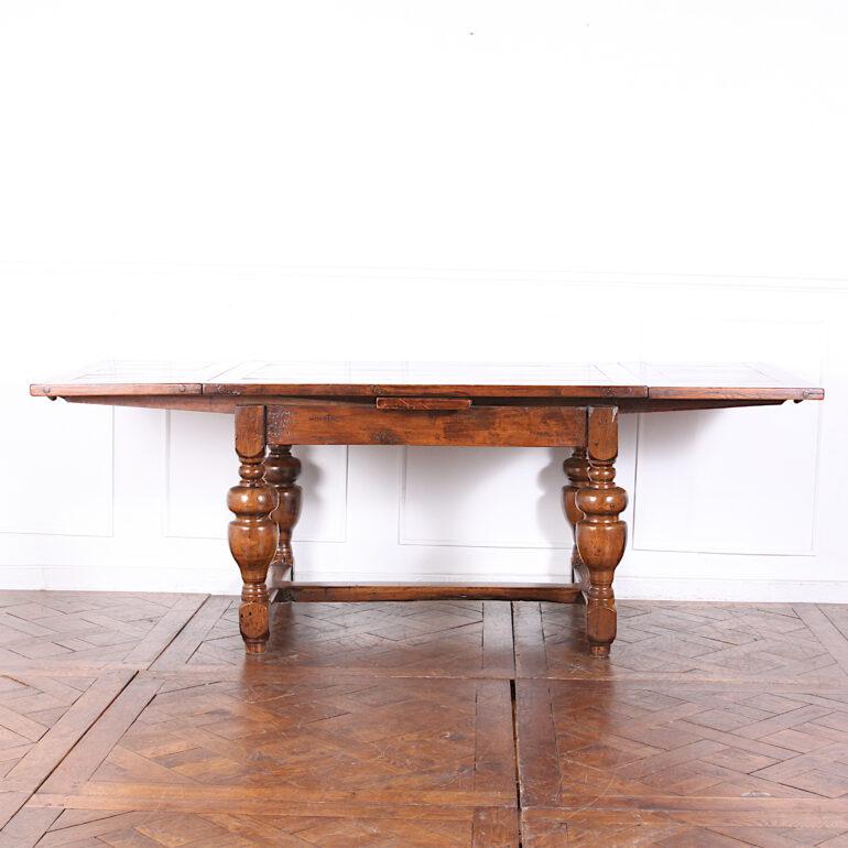Country 19th Century English Solid Oak Draw-Leaf Table