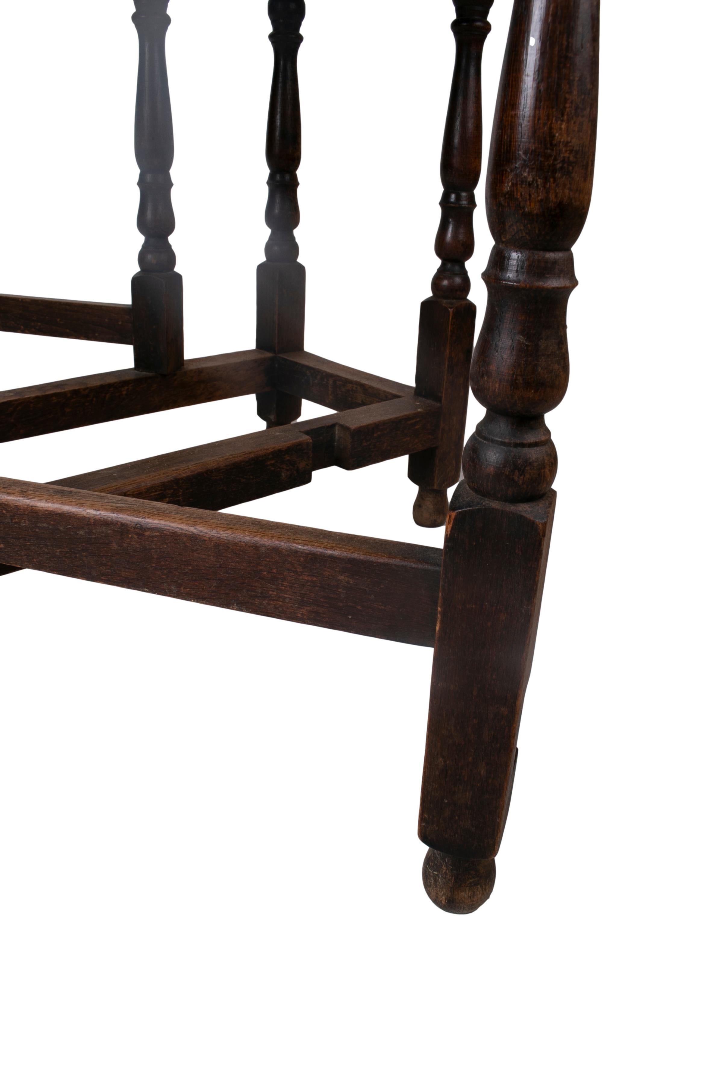 19th Century English Spindle Leg Winged Wooden Table 3