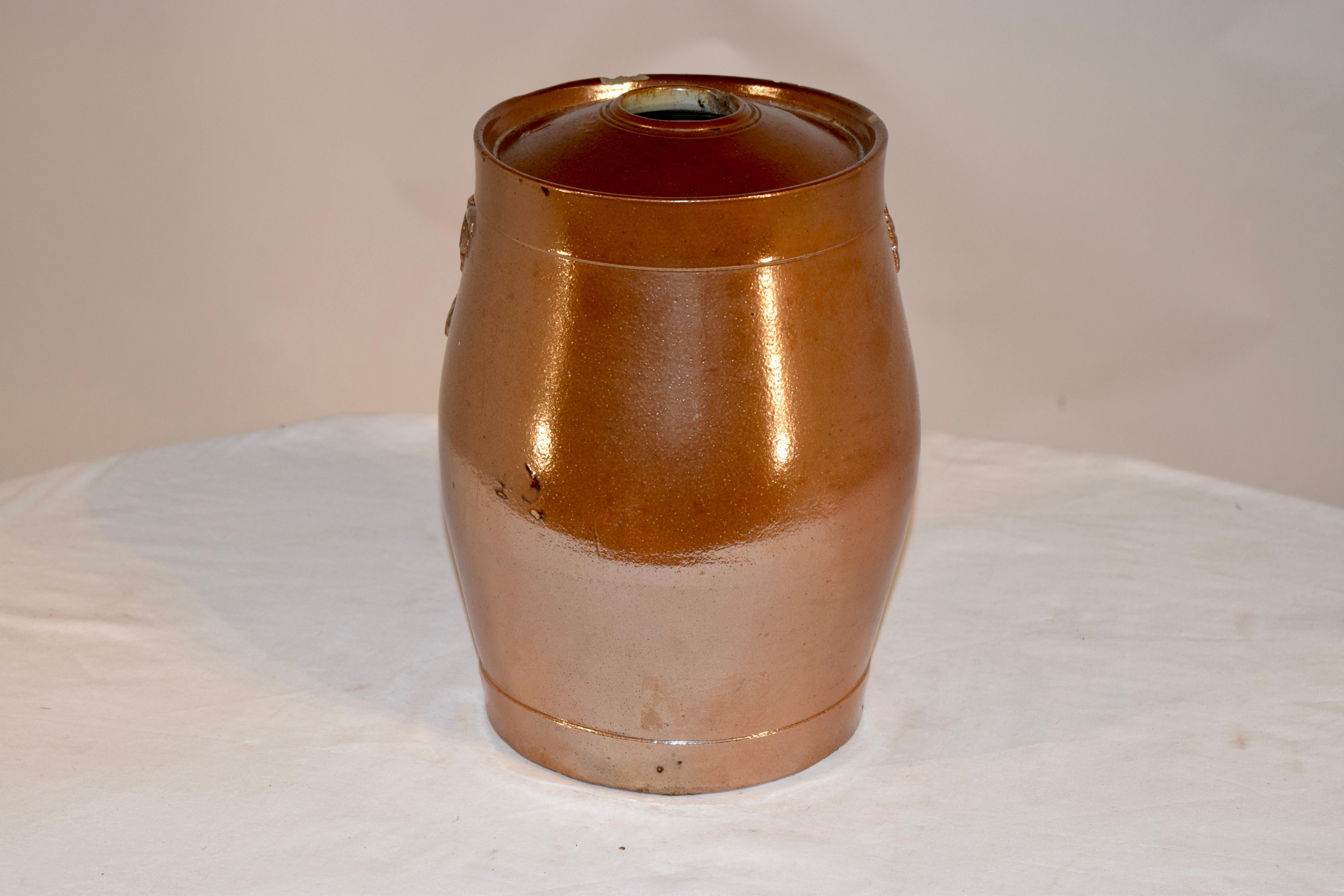 Englischer Spirit Barrel aus dem 19. Jahrhundert (Steingut) im Angebot