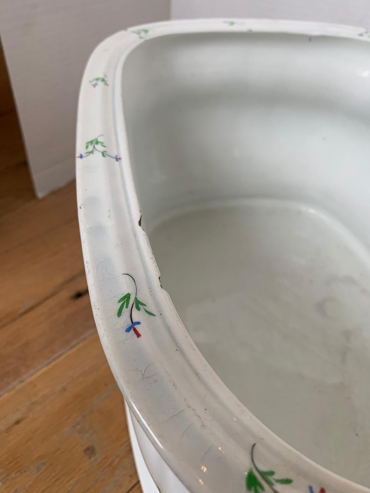 19th Century English Sprigware Porcelain Foot Bath, Unmarked For Sale 9