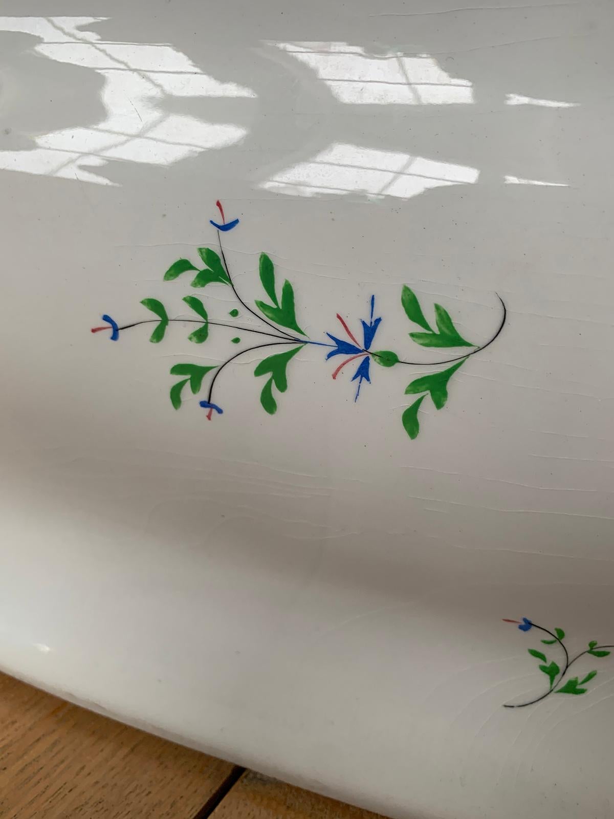 19th Century English Sprigware Porcelain Foot Bath, Unmarked For Sale 12