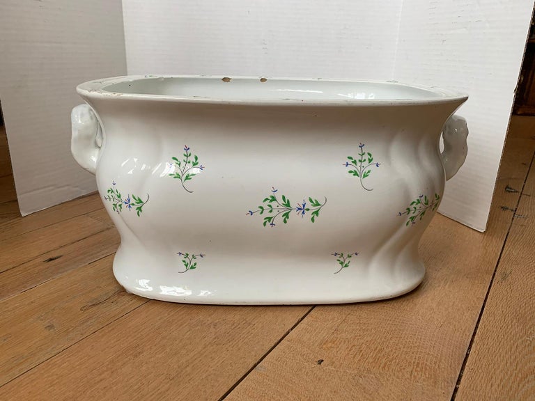 19th Century English Sprigware Porcelain Foot Bath, Unmarked For Sale