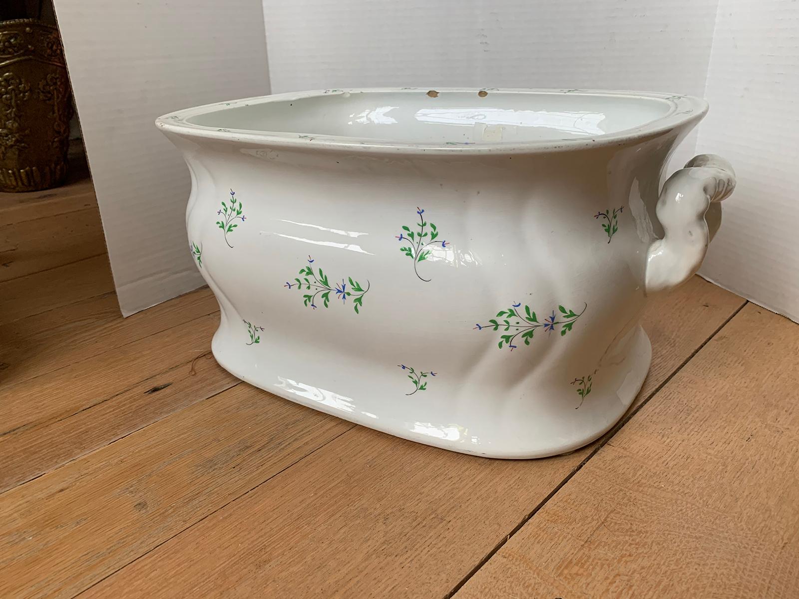 19th Century English Sprigware Porcelain Foot Bath, Unmarked For Sale 15