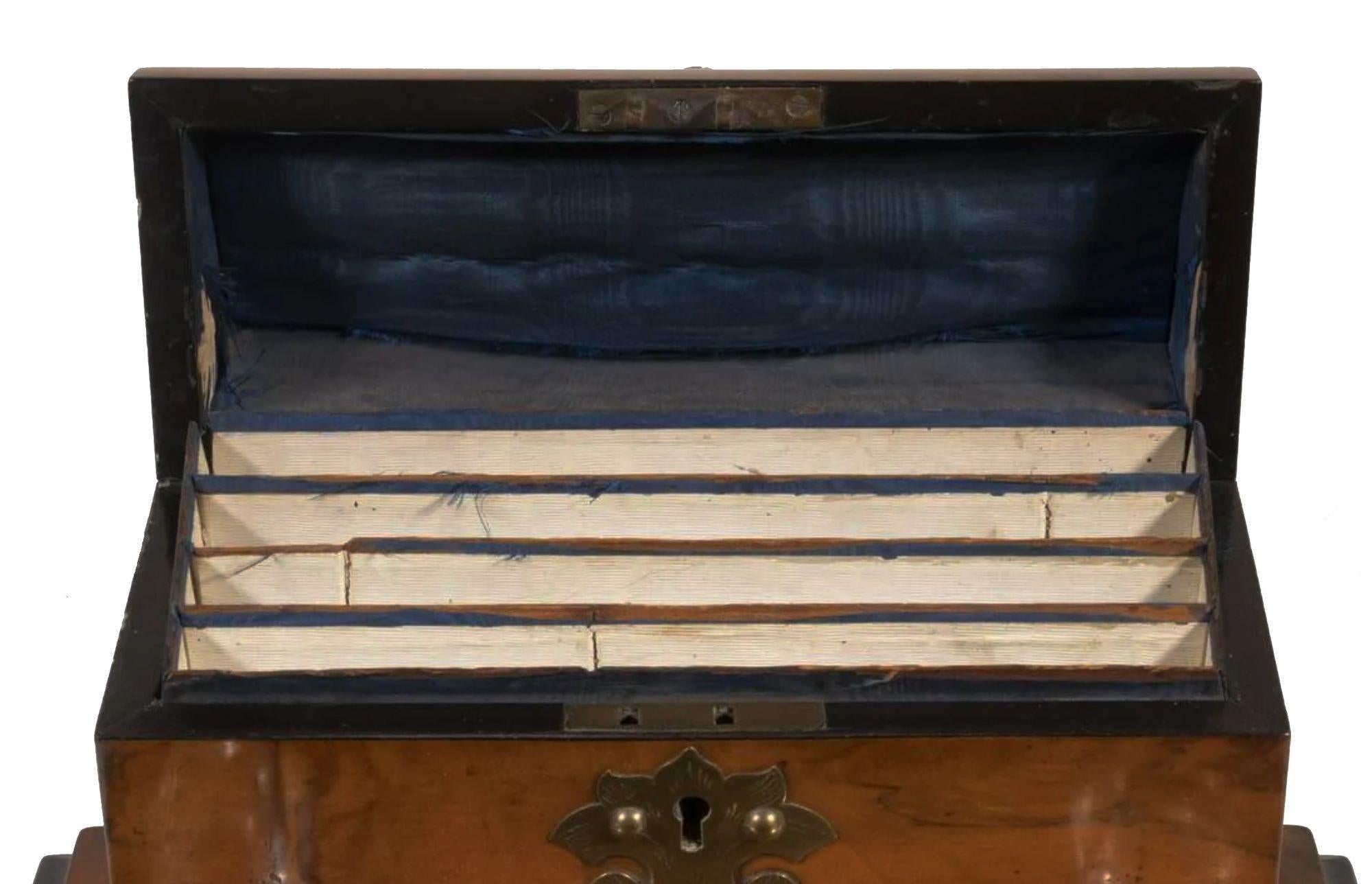 19th Century English Stationary Box & Inkstand In Good Condition For Sale In Salt Lake City, UT