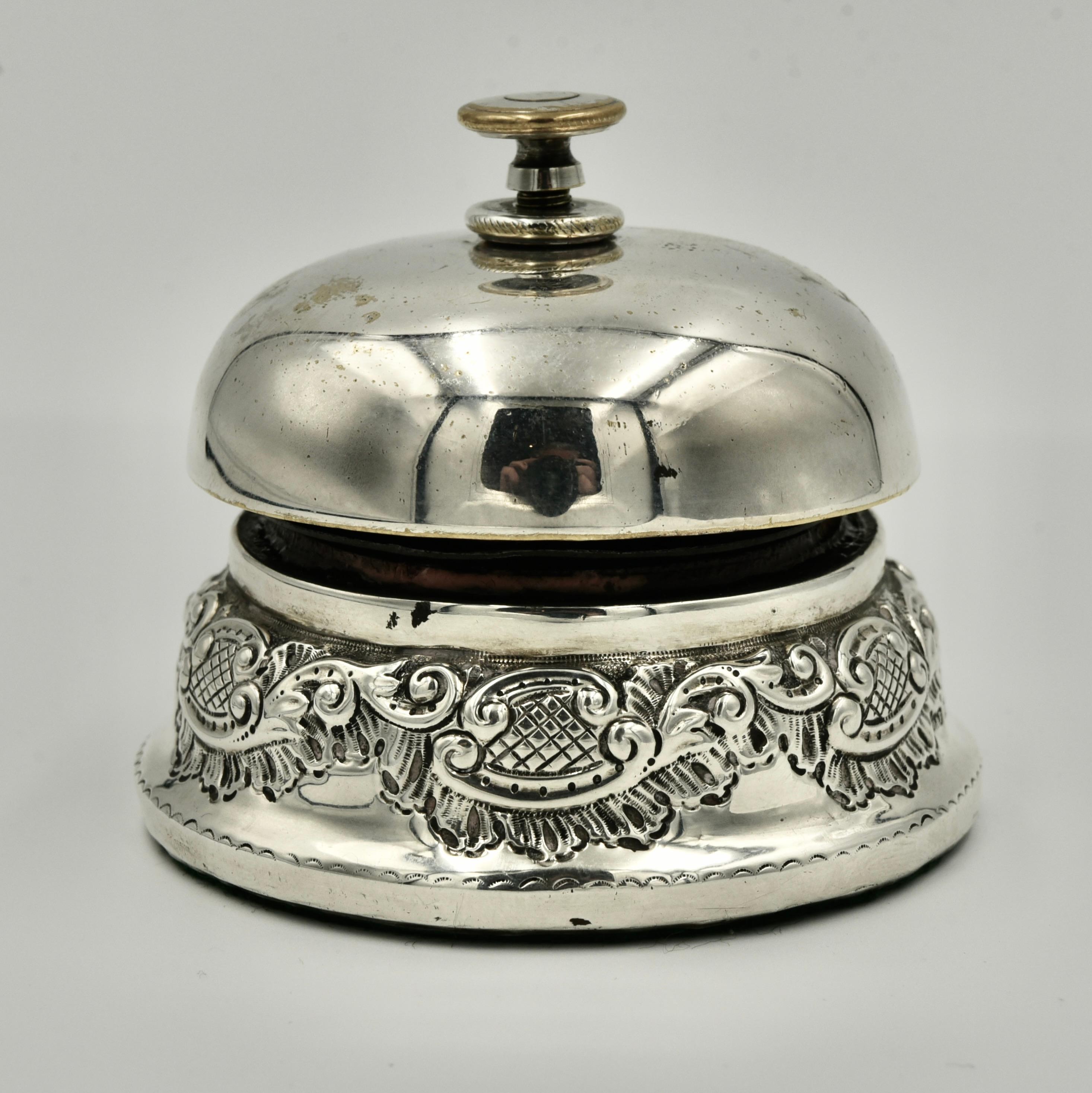 19th century English Sterling silver Desk bell reception service bell  In Good Condition For Sale In Chelmsford, GB