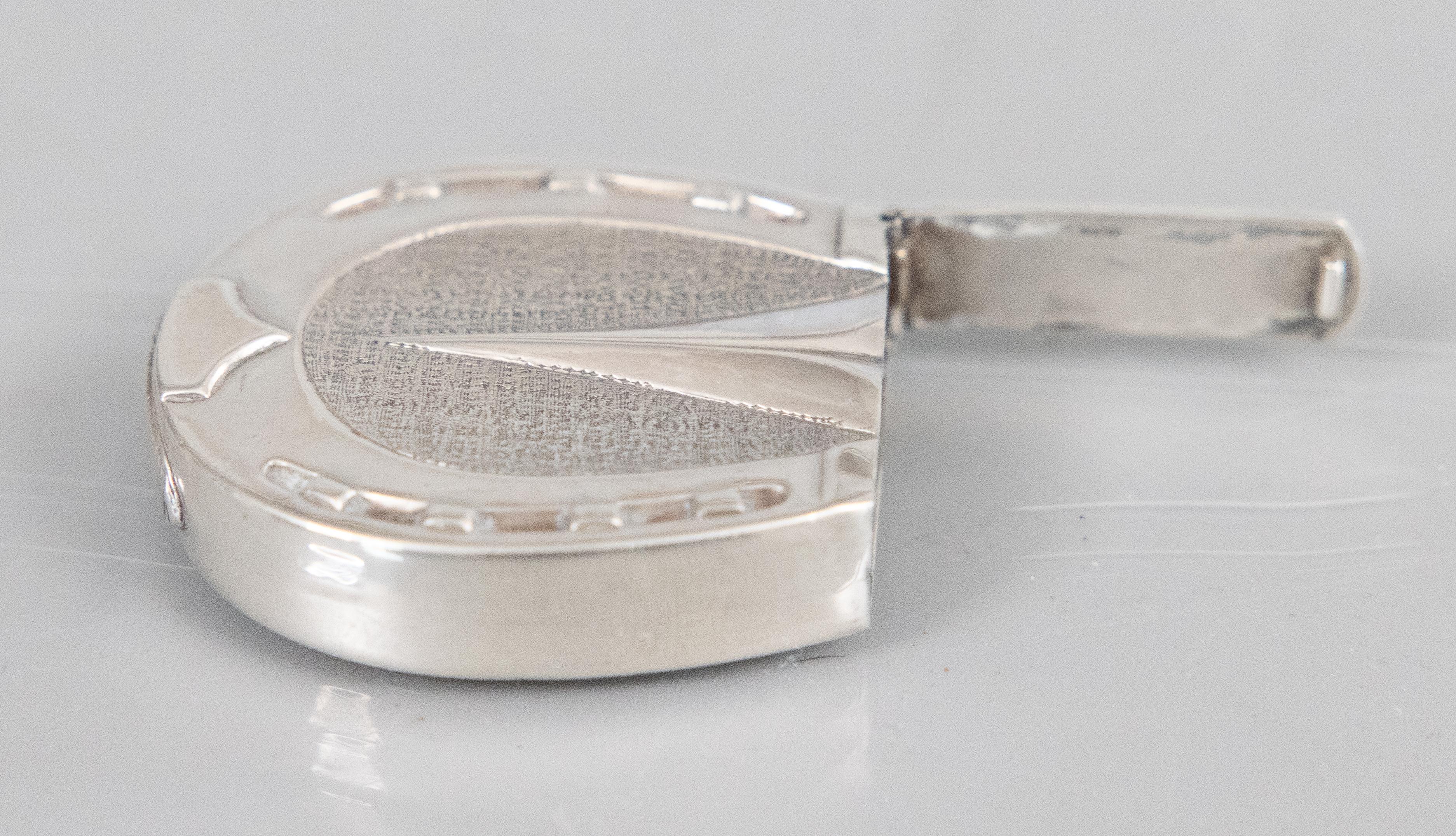 Scatola di fiammiferi in argento sterling del XIX secolo con ferro di cavallo equestre e Vesta In condizioni buone in vendita a Pearland, TX