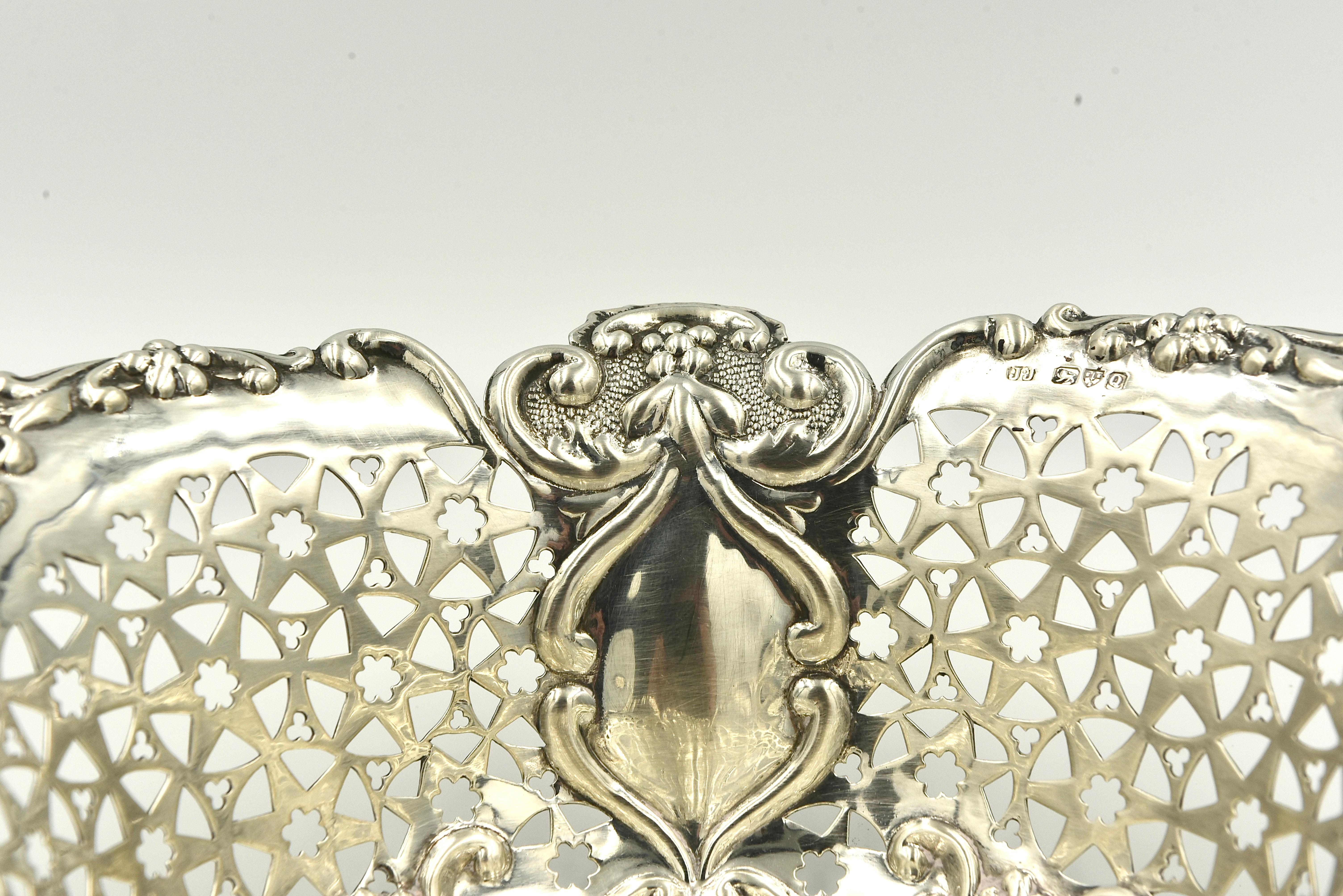 19th Century English Sterling silver fruit basket by James Charles Jay Chester  For Sale 1