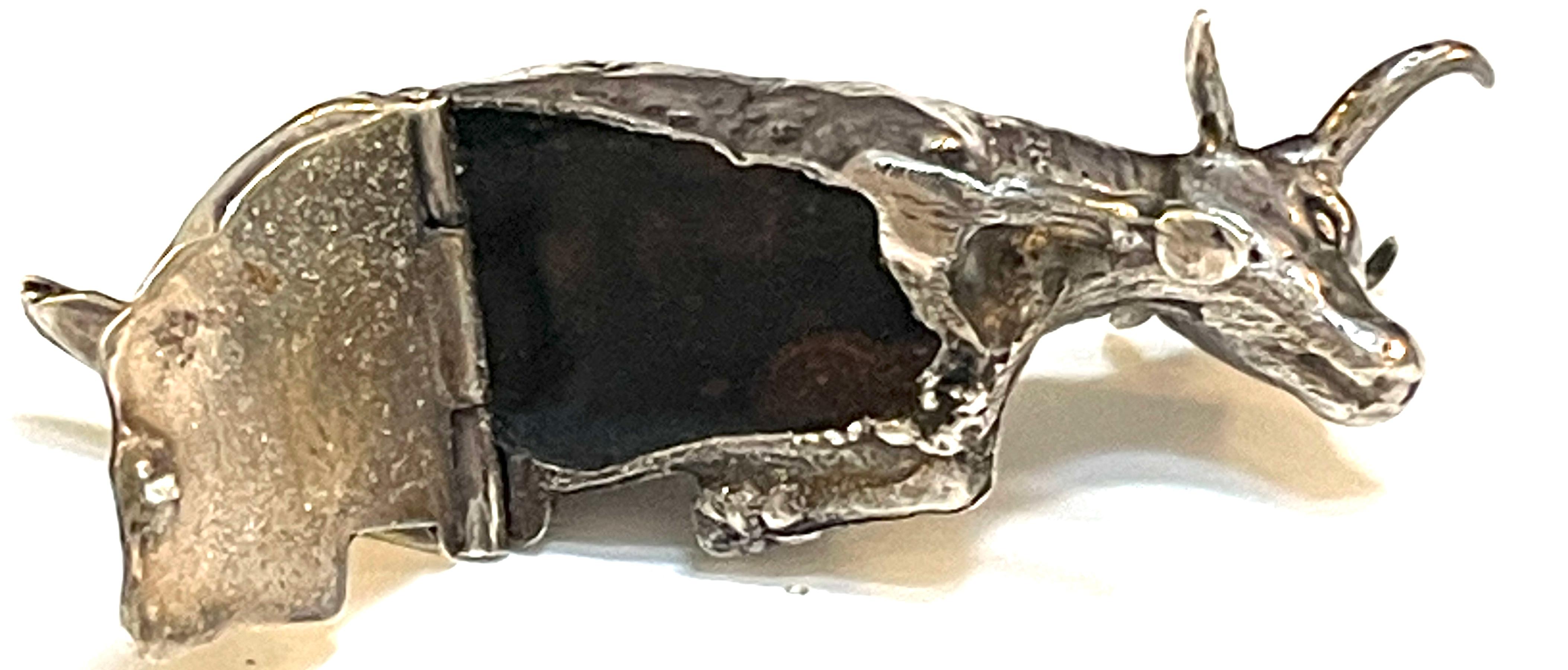 19th Century English Sterling Steer Snuff Box, London 1862  For Sale 6