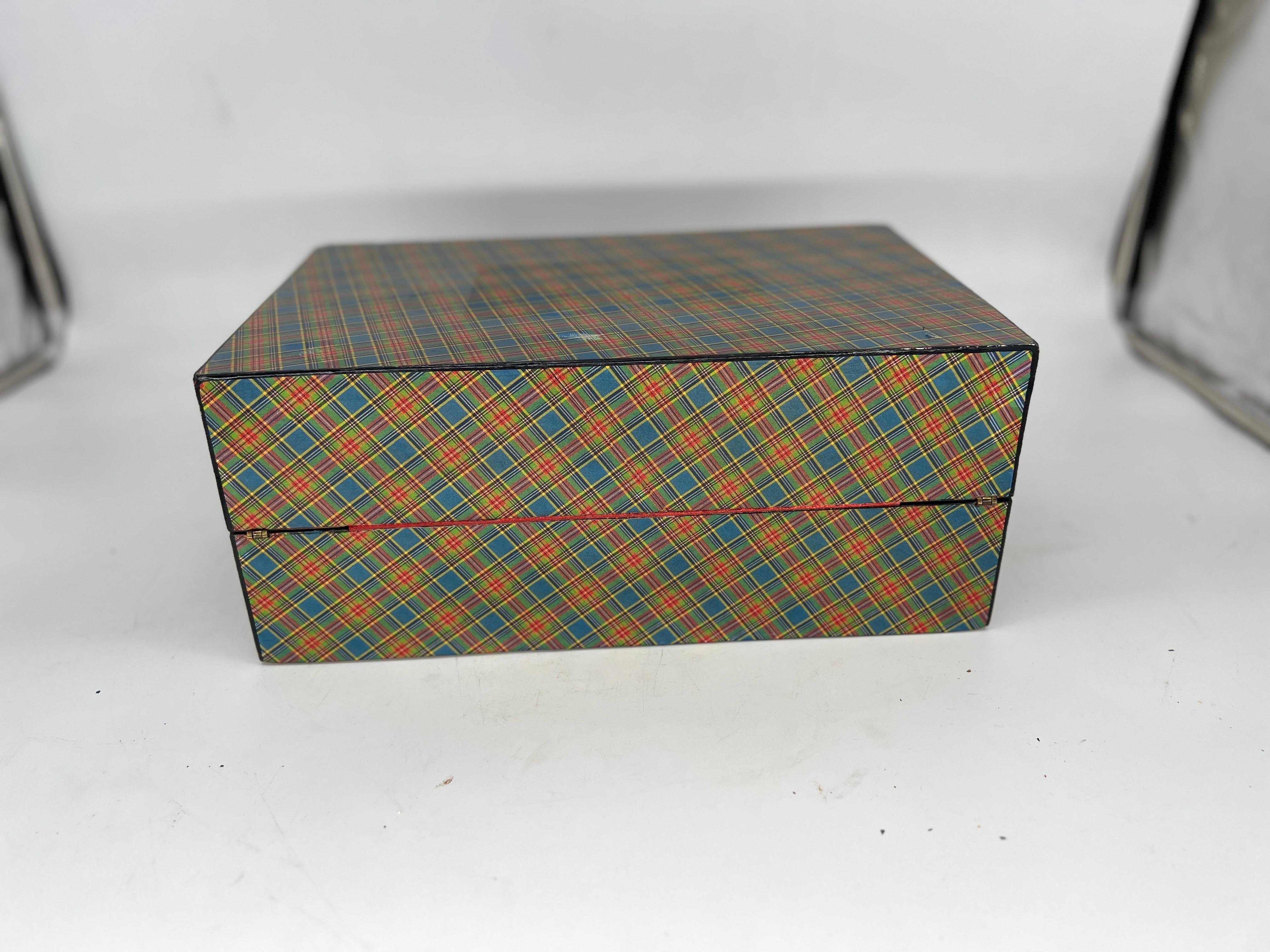 19th Century, English Tartan Wrapped Lap Desk w/ Embossed Leather  In Good Condition For Sale In Atlanta, GA