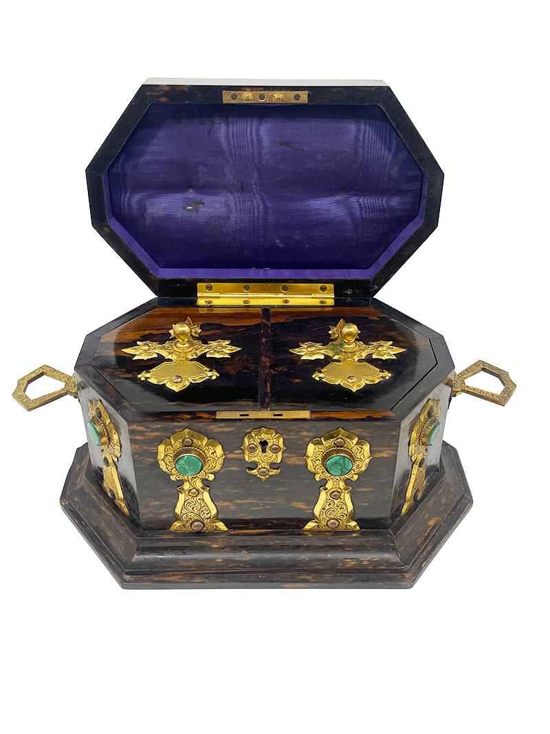 Boite à thé anglaise du 19ème siècle par P. & A. I.P., Londres

Boîte à thé des fabricants de trousses de toilette P. & F. Schäfer, 19e siècle (John Philip Schäfer, Sophia Schäfer, Christian Philip Schäfer, Frederick William Schäfer) : 27