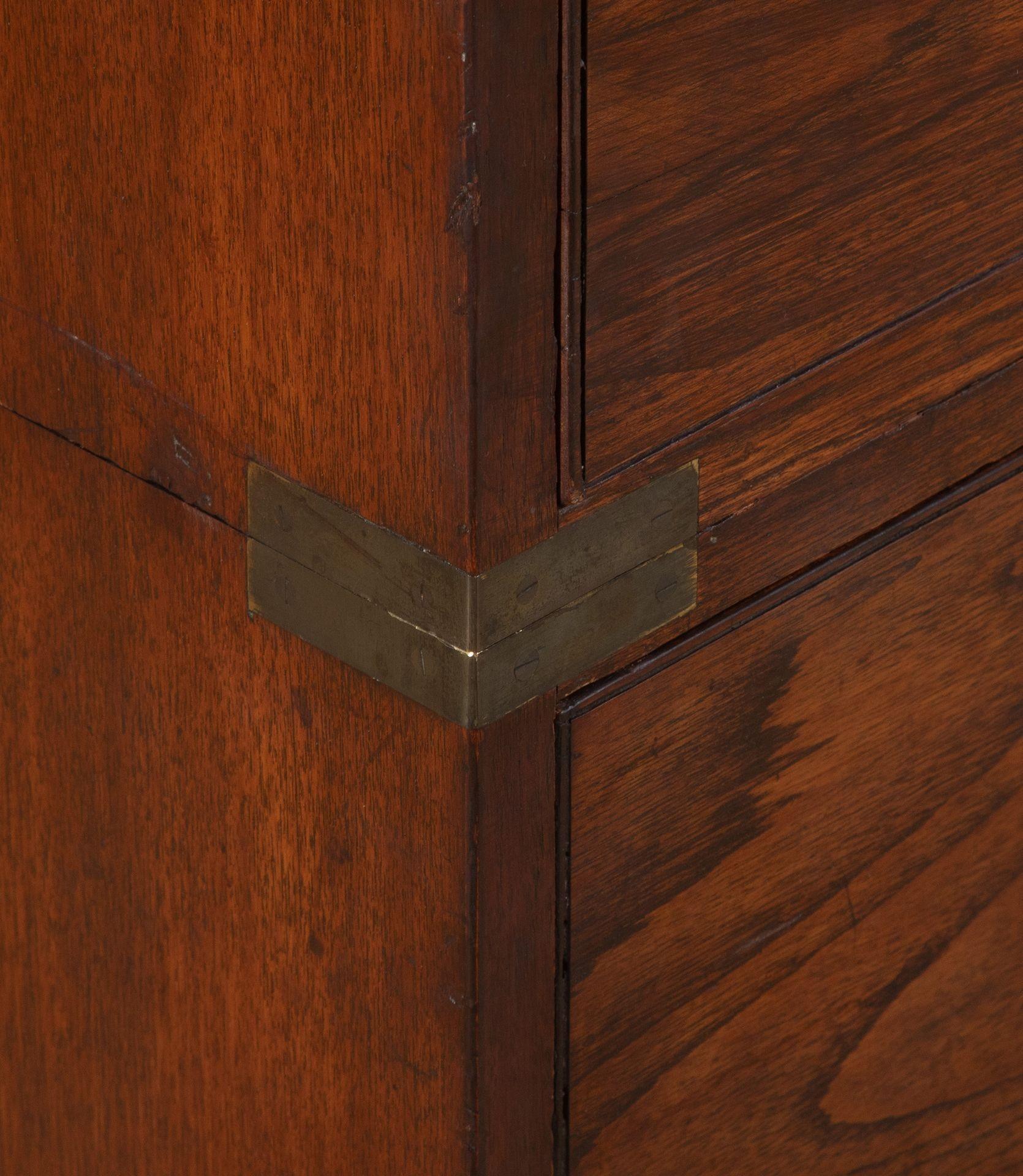 Teak Cassettiera Campaigner in teak inglese del XIX secolo in vendita