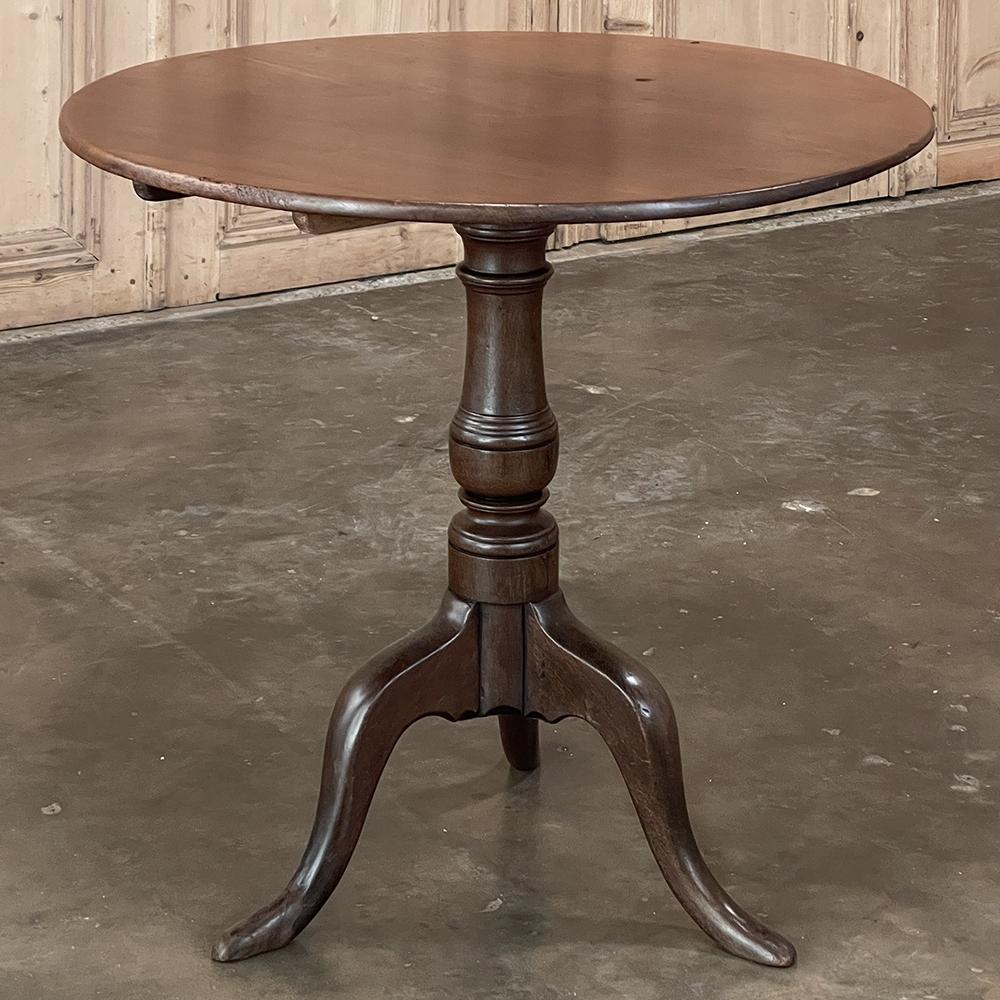 Hand-Crafted 19th Century English Tilt-Top Walnut End Table For Sale