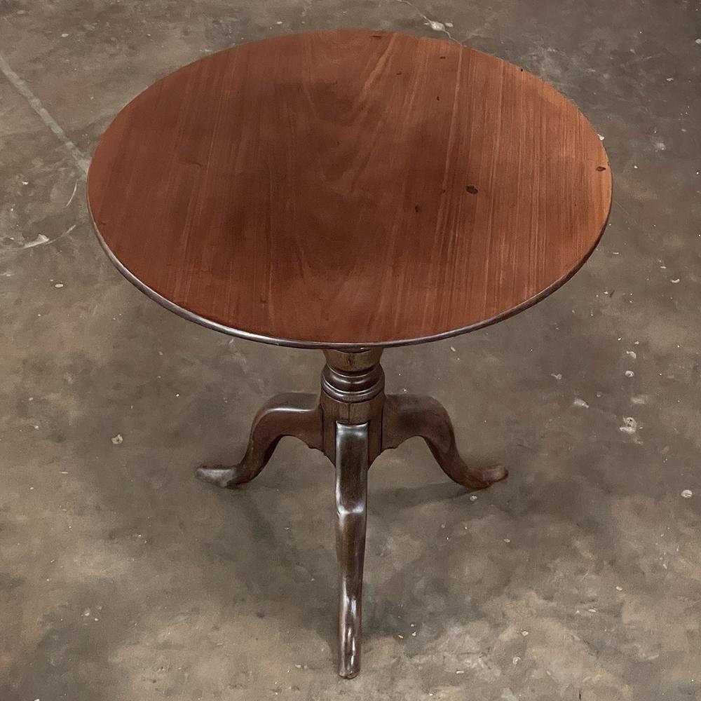 19th Century English Tilt-Top Walnut End Table For Sale 1