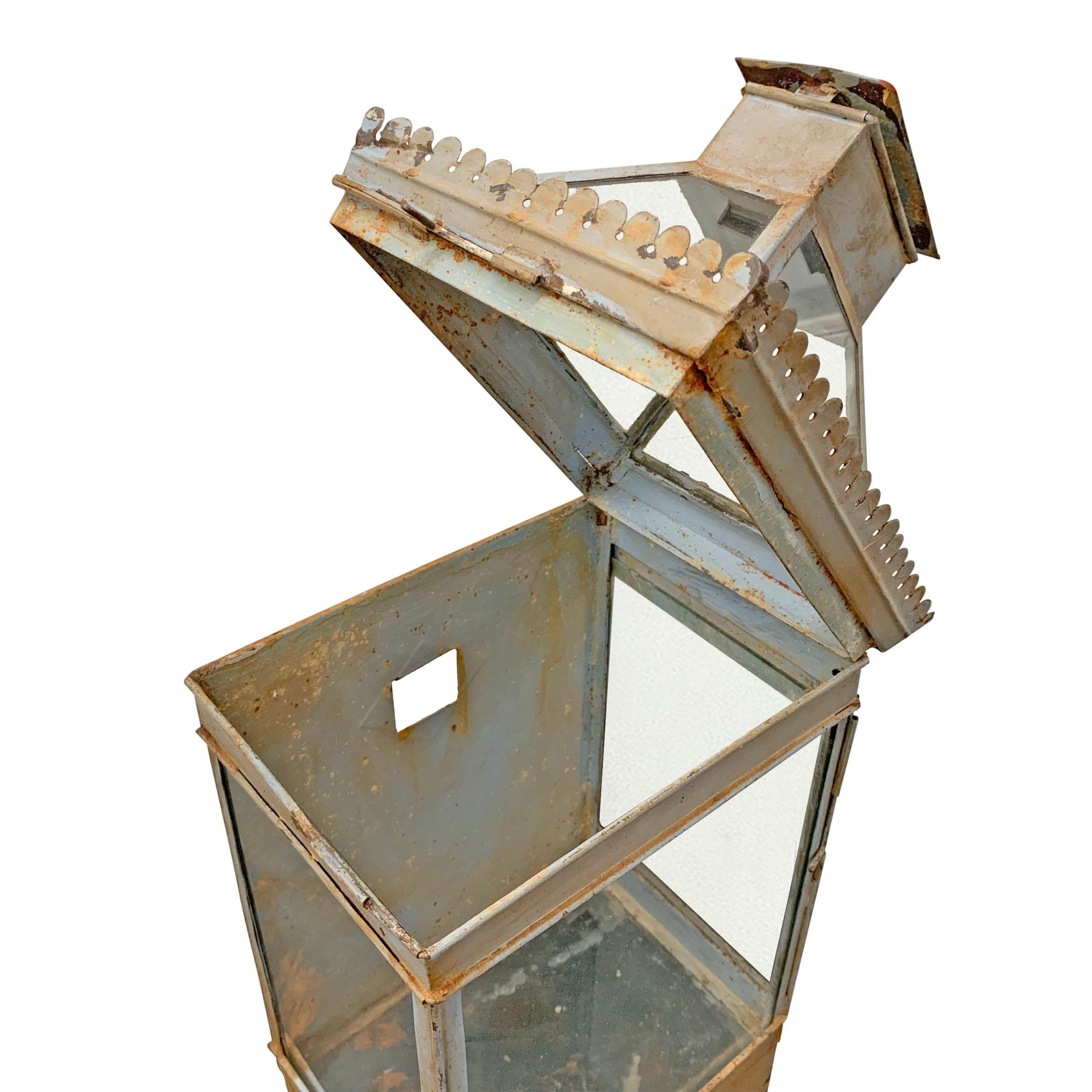 19th Century English Tole Wall-Mount Lantern In Good Condition In Chicago, IL