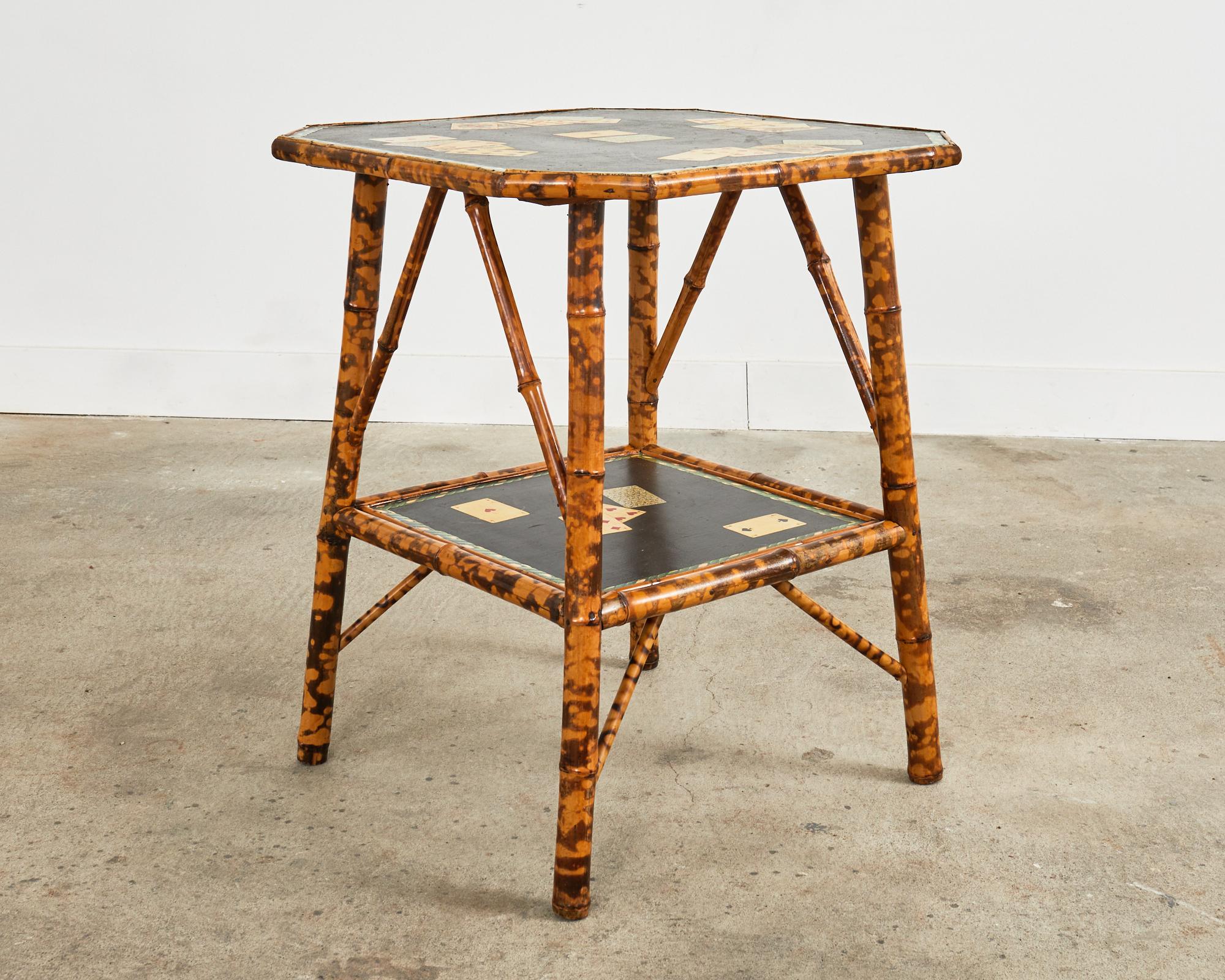 Mouvement esthétique Table centrale anglaise en trompe-l'œil en bambou et écaille de tortue du 19ème siècle en vente
