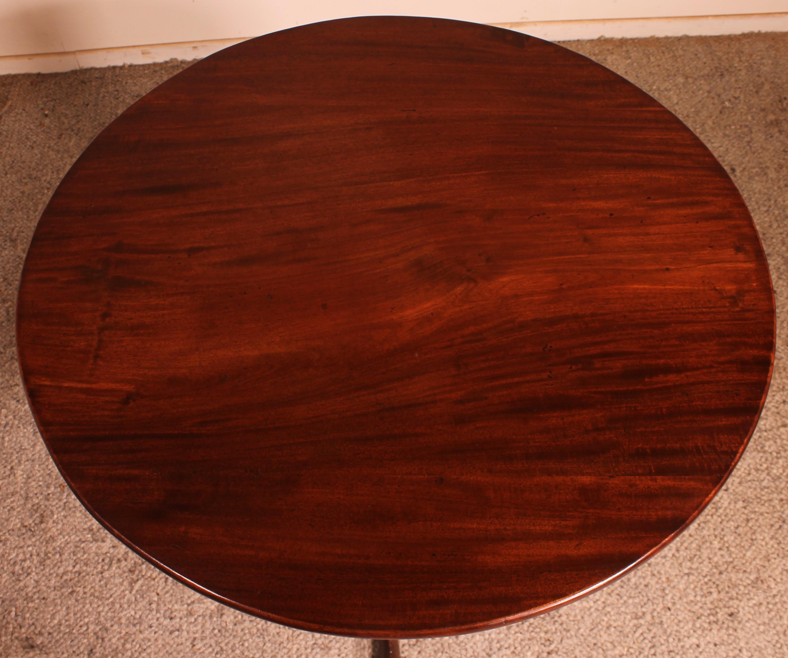 19th Century English Tripod Table in Mahogany In Good Condition In Brussels, Brussels