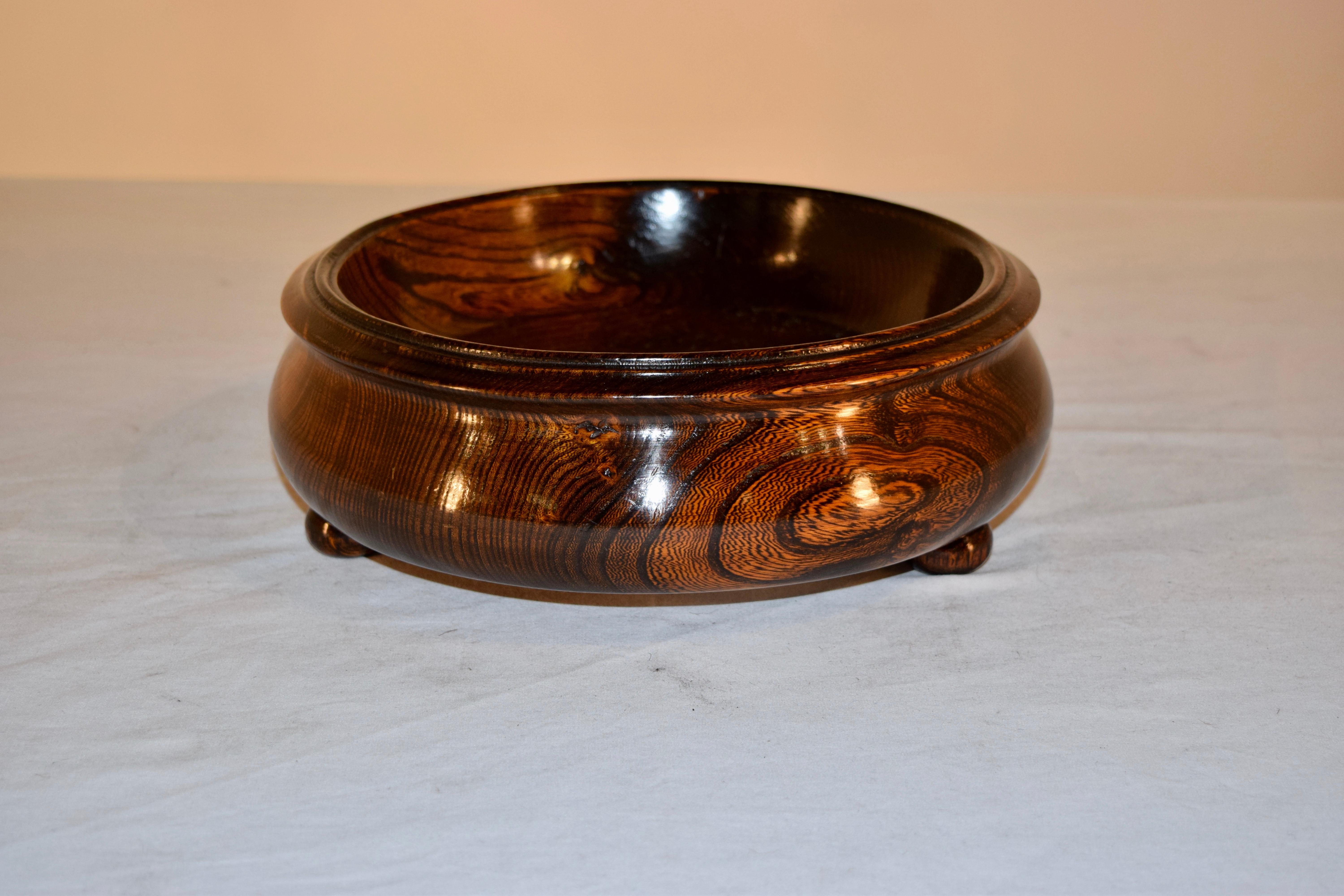 19th Century English Turned Bowl In Good Condition In High Point, NC