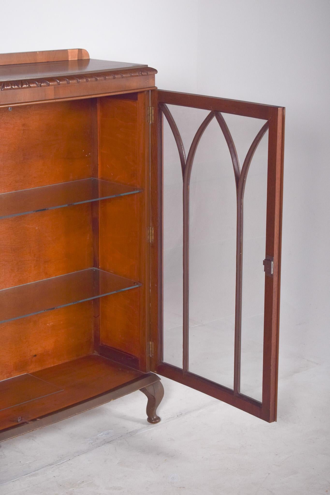 19th Century English Two-Door Display Cabinet in Light Wood For Sale 7