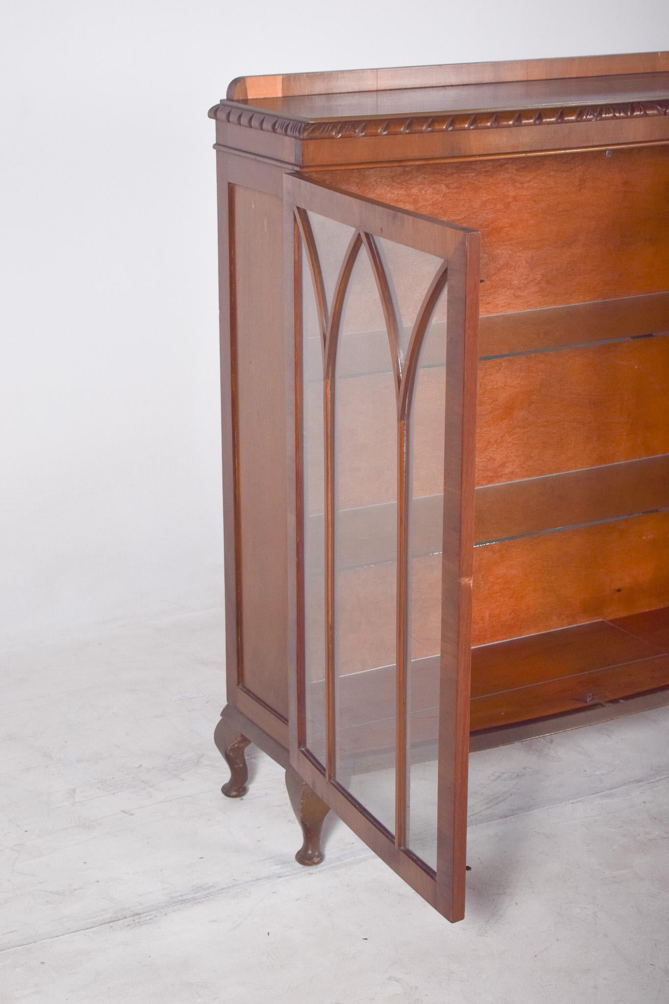 19th Century English Two-Door Display Cabinet in Light Wood For Sale 8