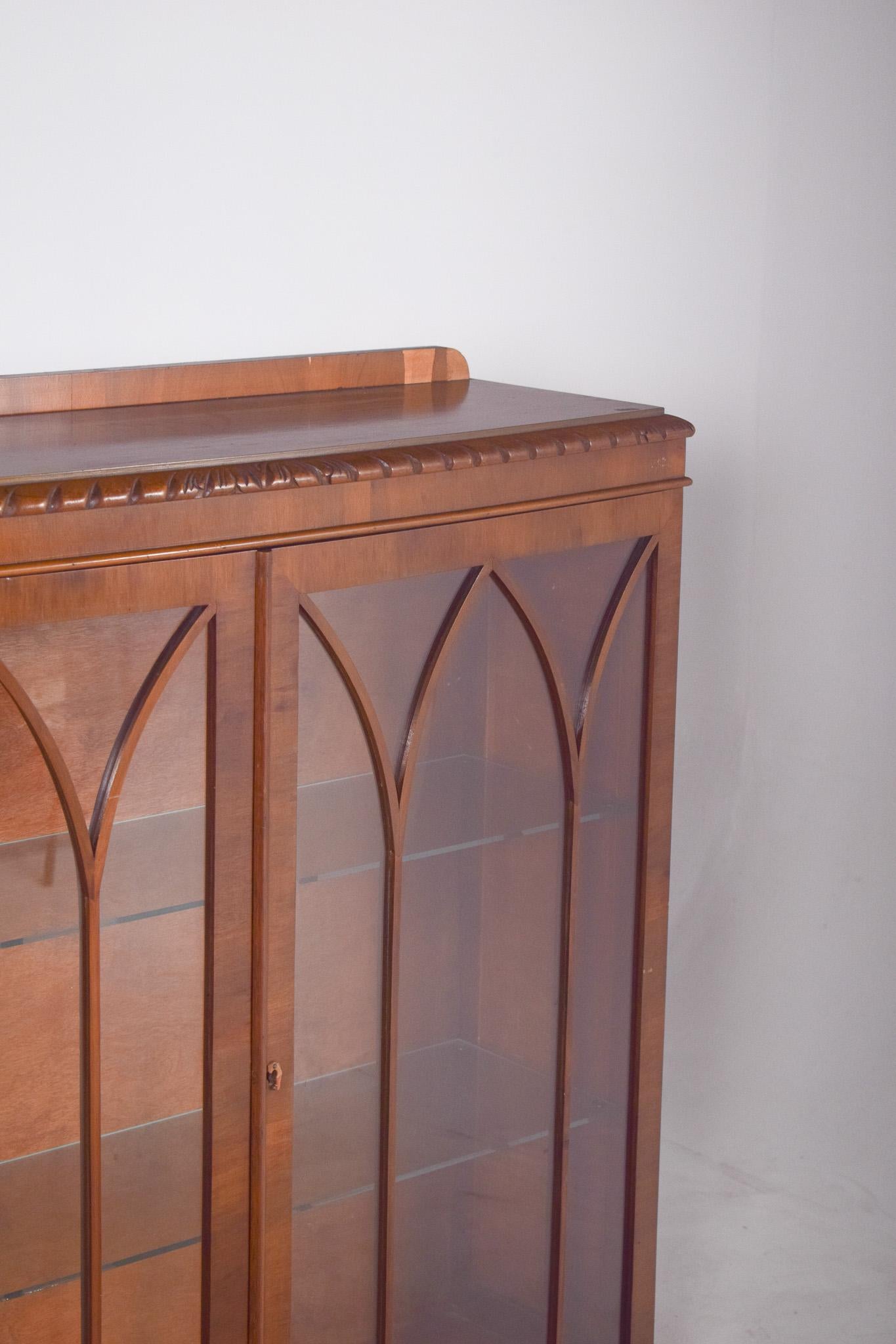 19th Century English Two-Door Display Cabinet in Light Wood For Sale 10