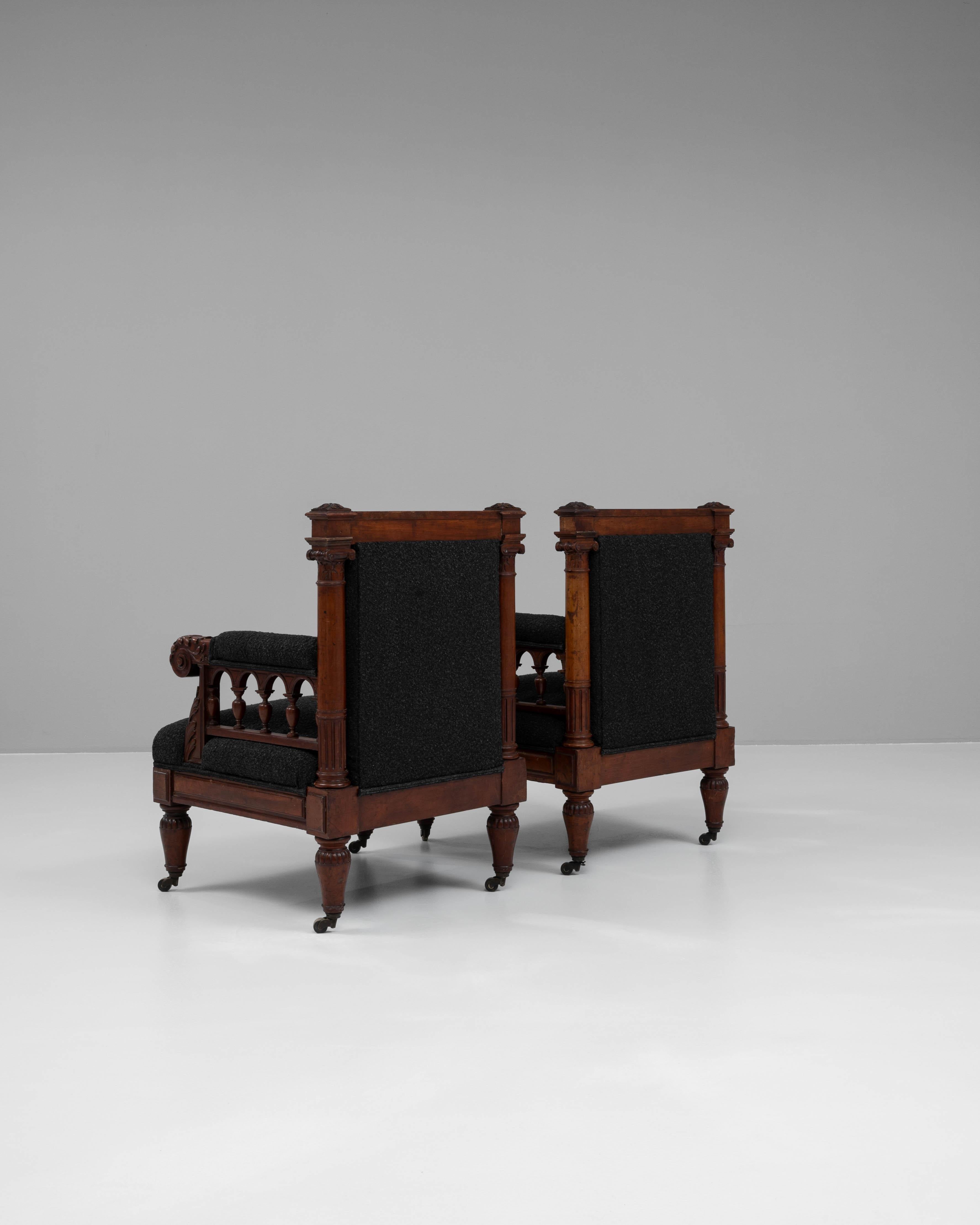 Pareja de sillones tapizados ingleses del siglo XIX en venta 1