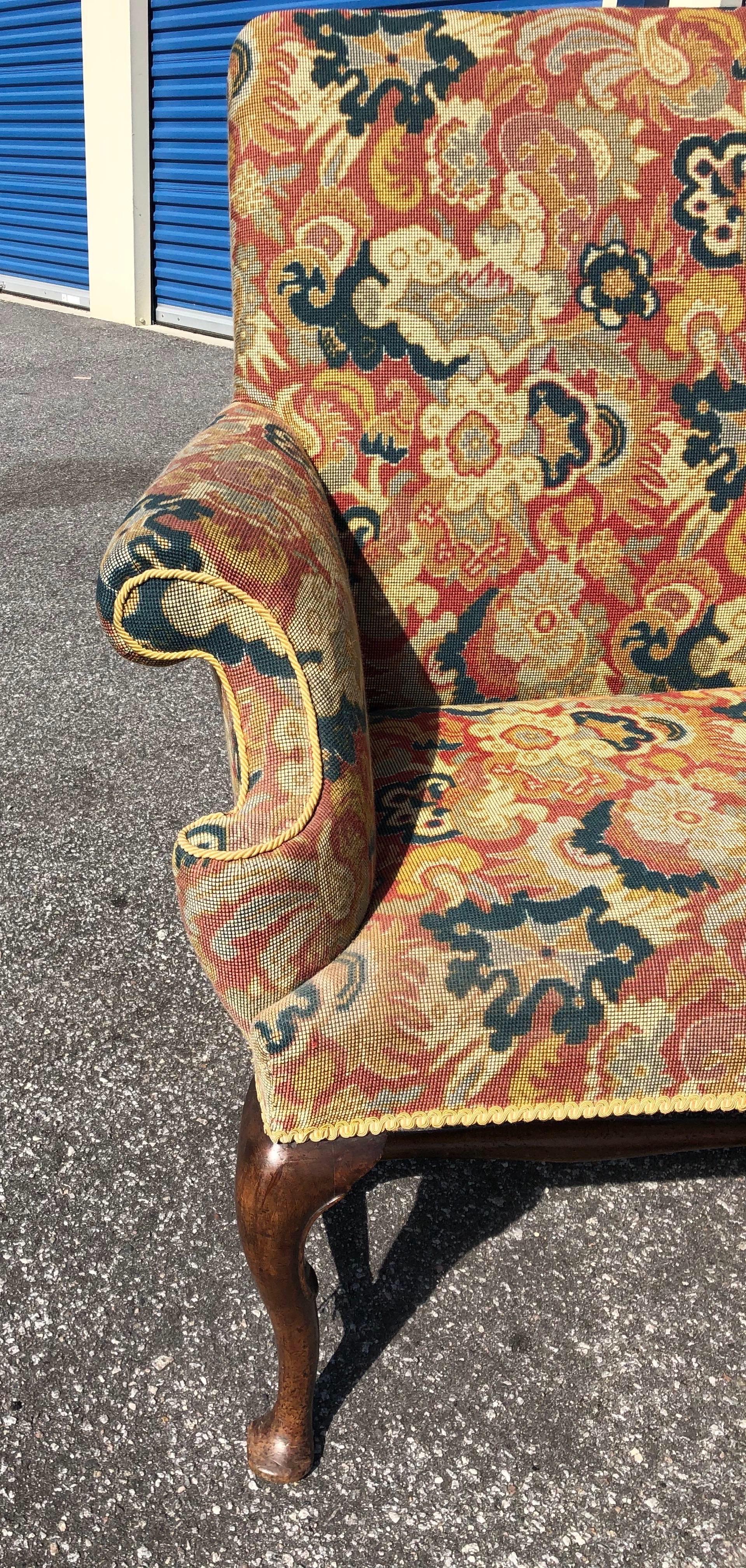 19th Century English Upholstered Settee In Good Condition In Charleston, SC