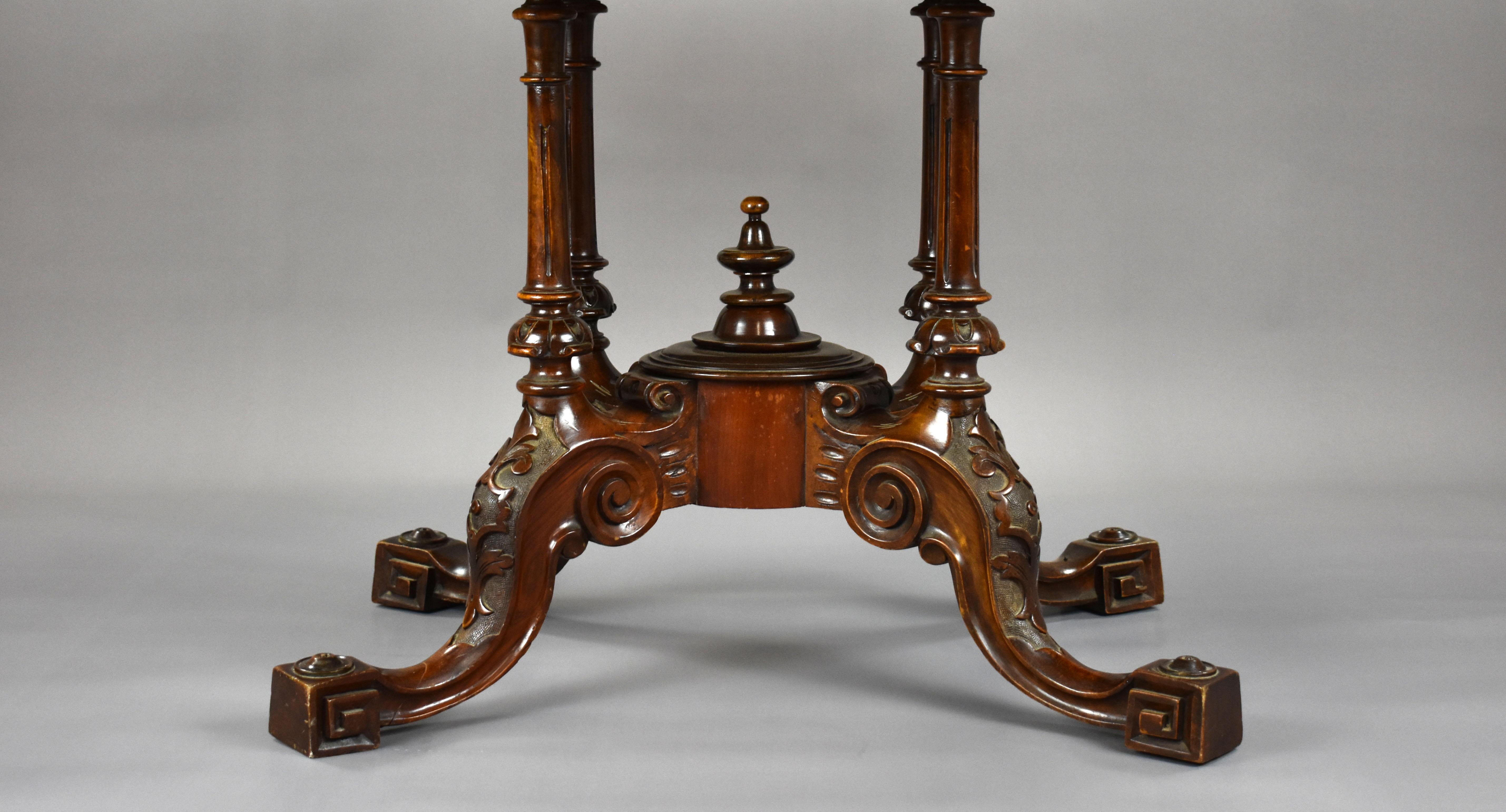 Walnut 19th Century English Victorian Burl Walnt Oval Loo Table