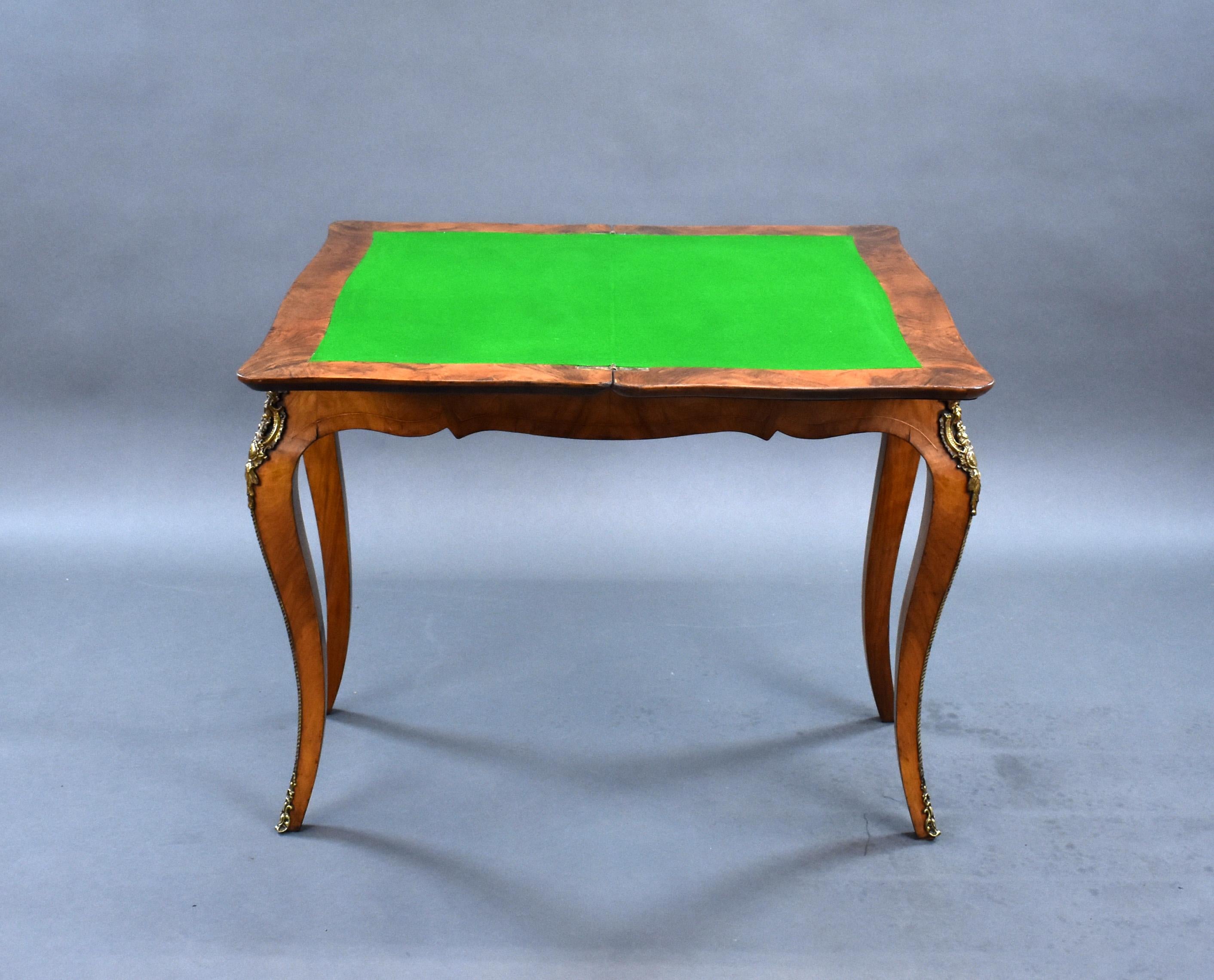 19th Century English Victorian Burl Walnut and Marquetry Inlaid Card Table For Sale 8