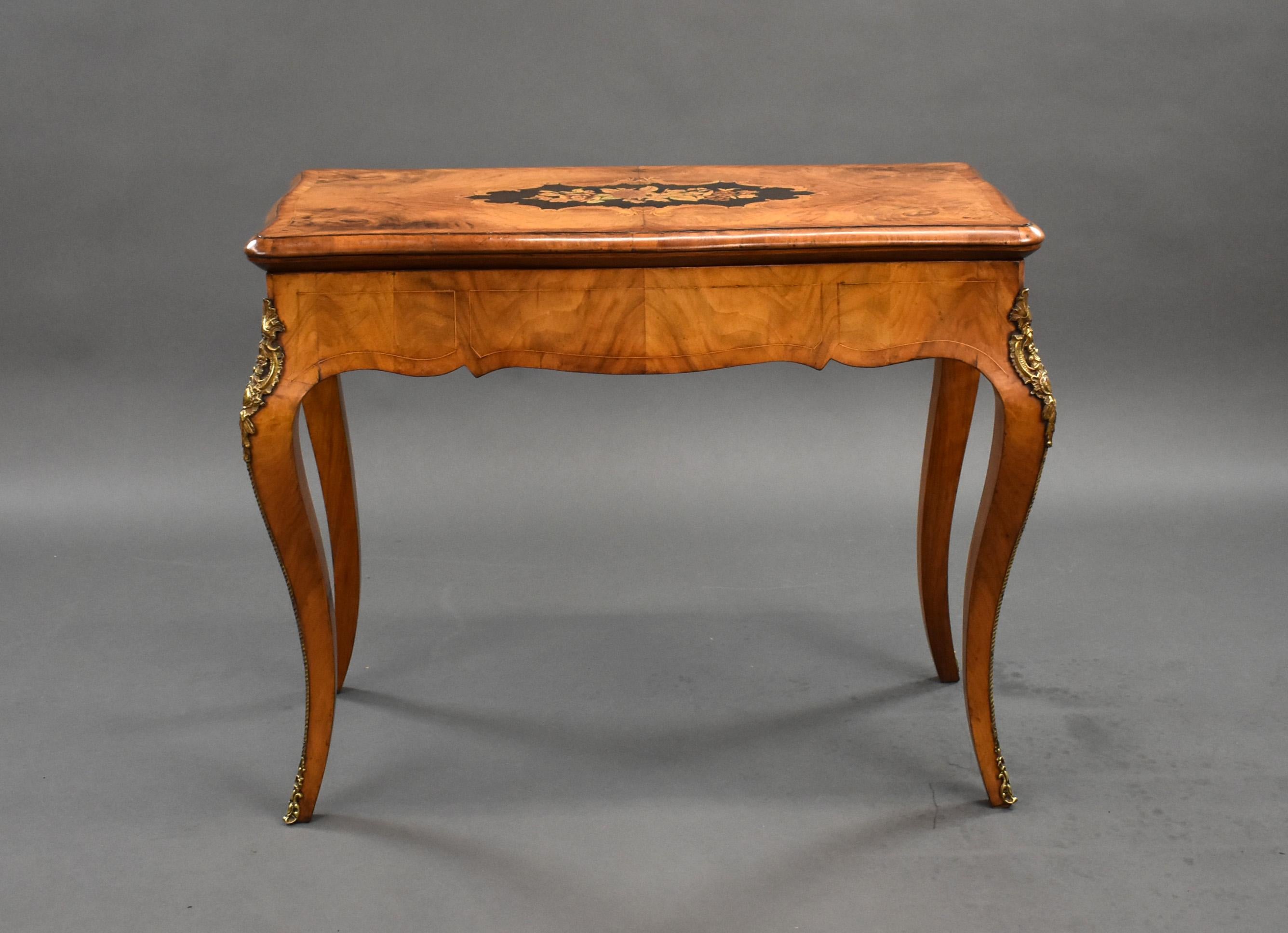 19th Century English Victorian Burl Walnut and Marquetry Inlaid Card Table In Good Condition For Sale In Chelmsford, Essex