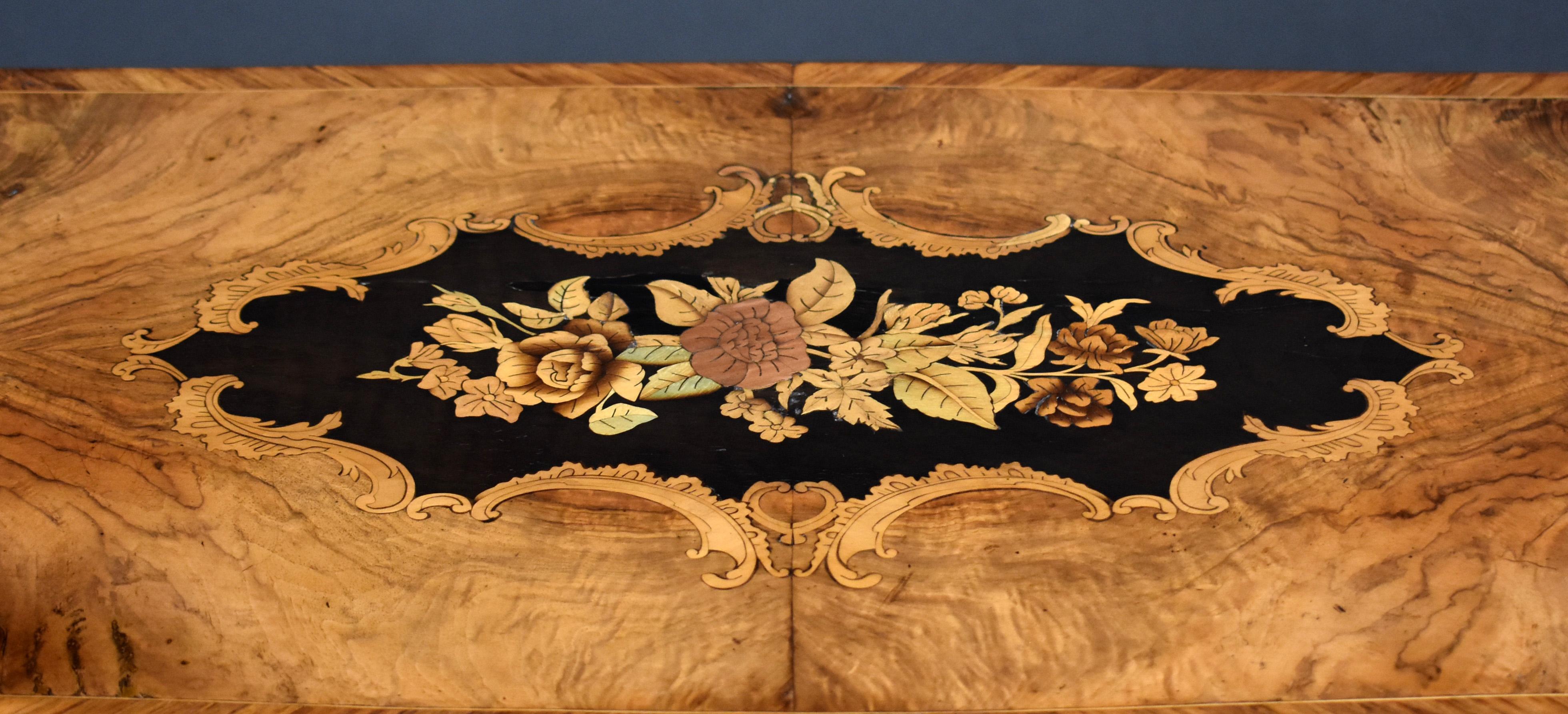 19th Century English Victorian Burl Walnut and Marquetry Inlaid Card Table For Sale 6